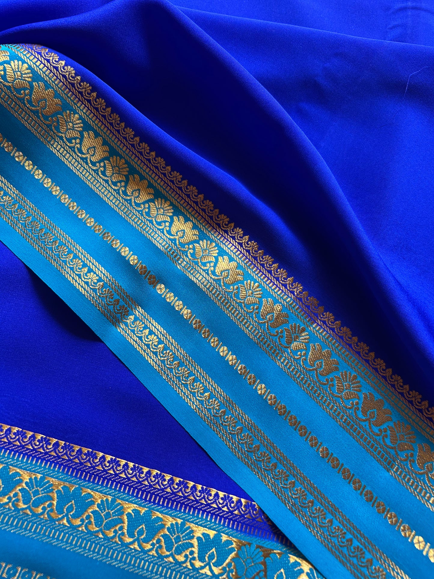 Padmaja (2D) : Royal blue-ananda blue