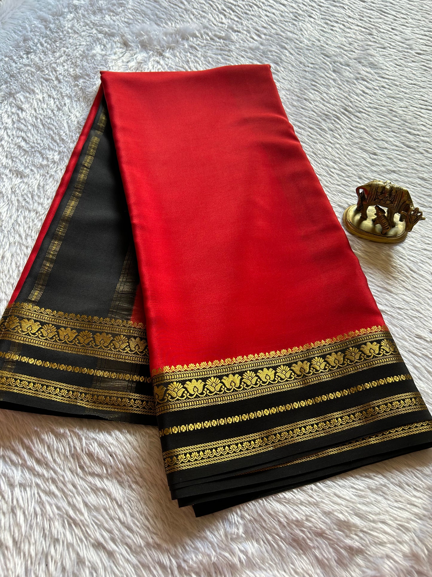 Padmaja (2D) : Red-black