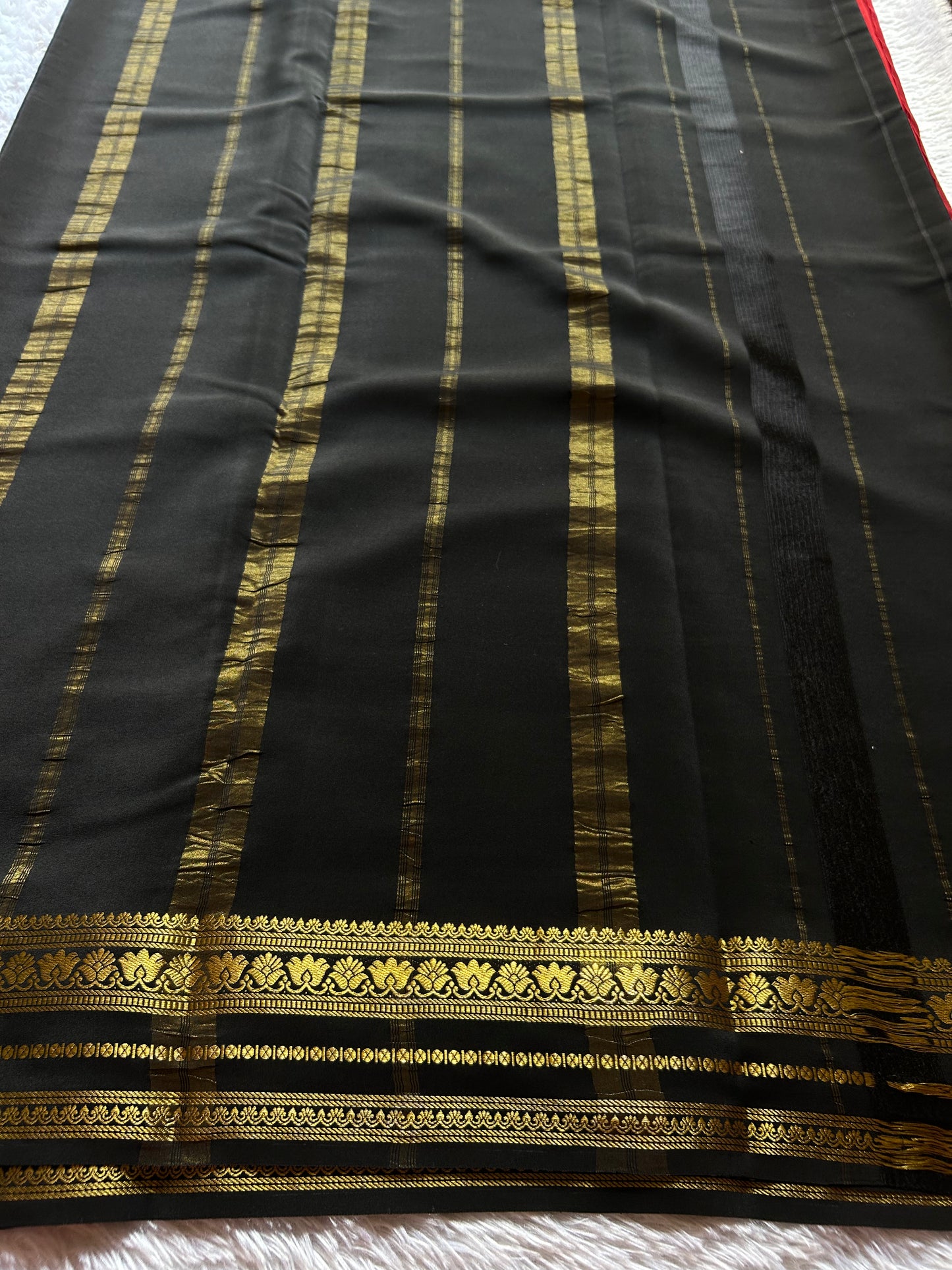 Padmaja (2D) : Red-black