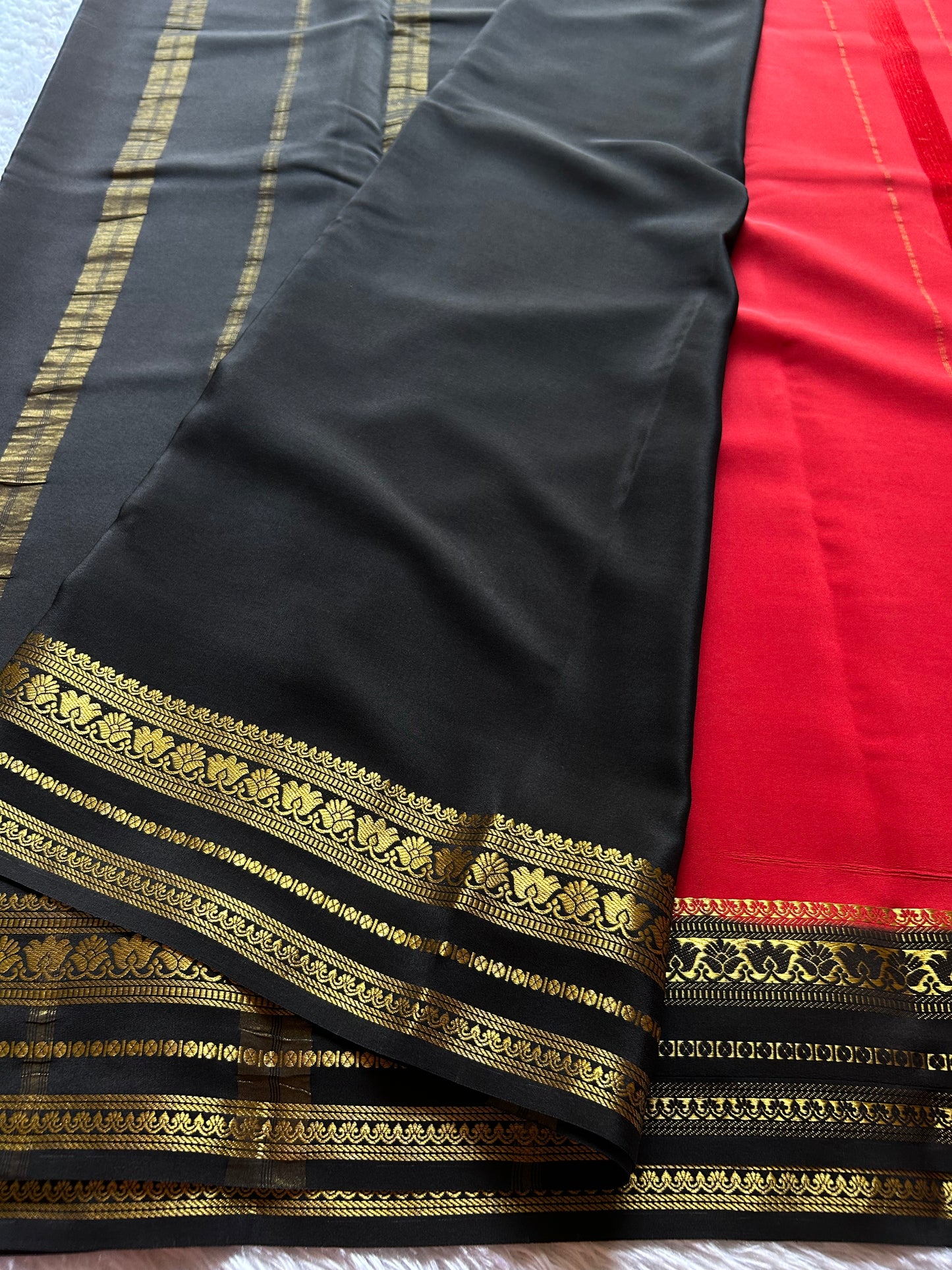 Padmaja (2D) : Red-black