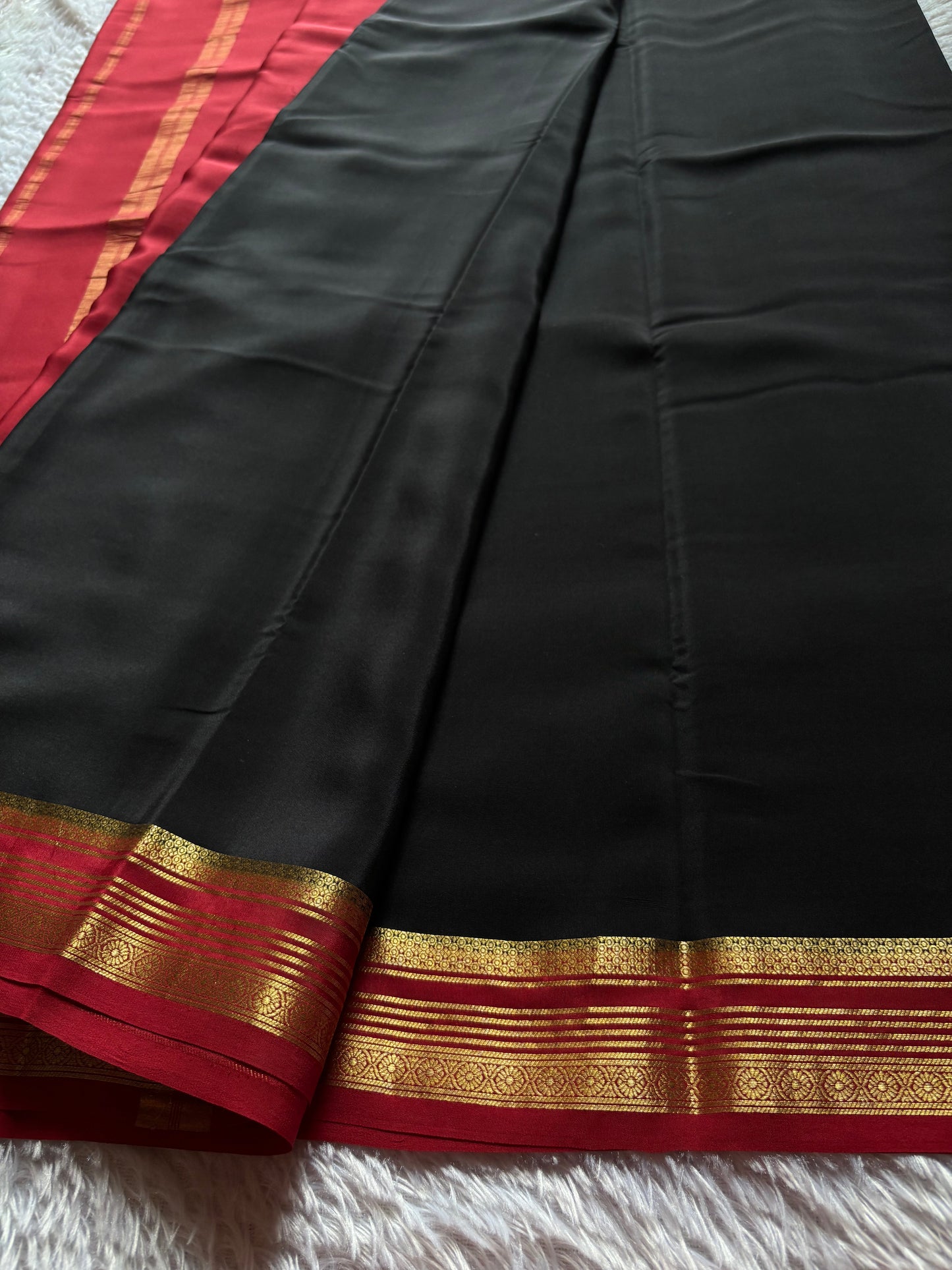 Bhoomi (2D) : Black-dark red