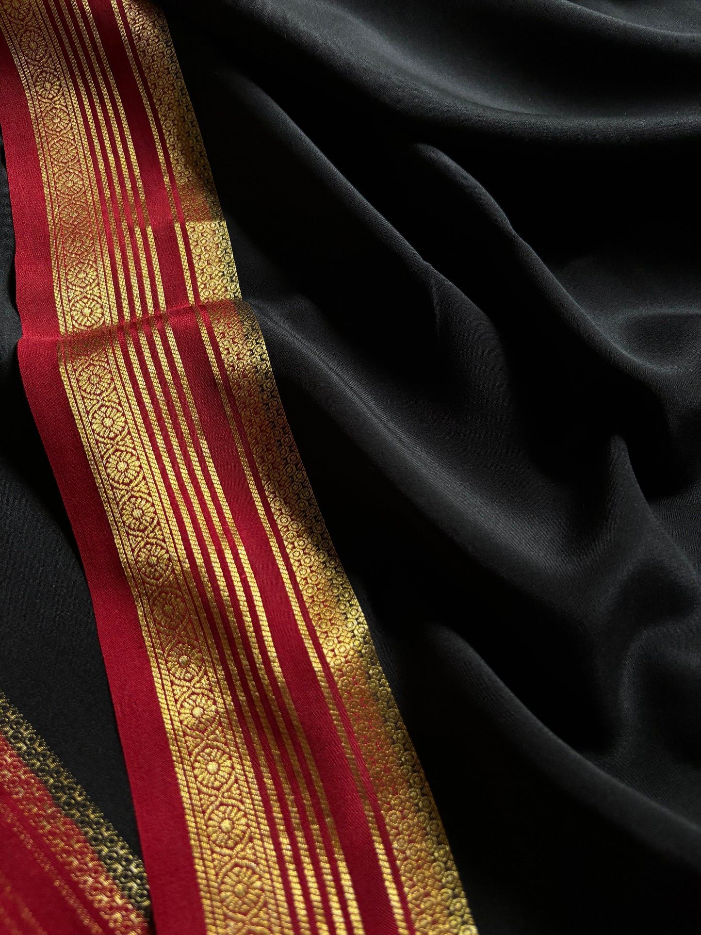 Bhoomi (2D) : Black-dark red