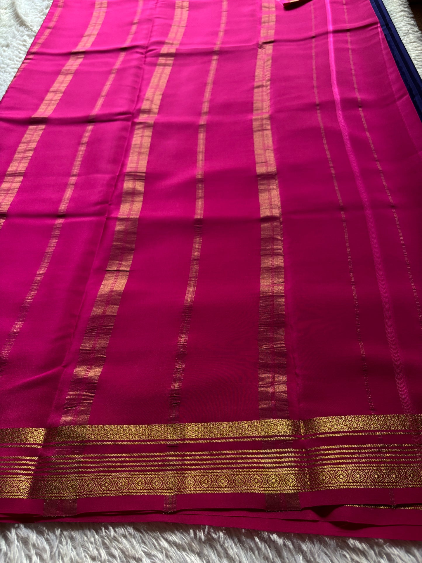Bhoomi (2D) : Dark blue-rani pink