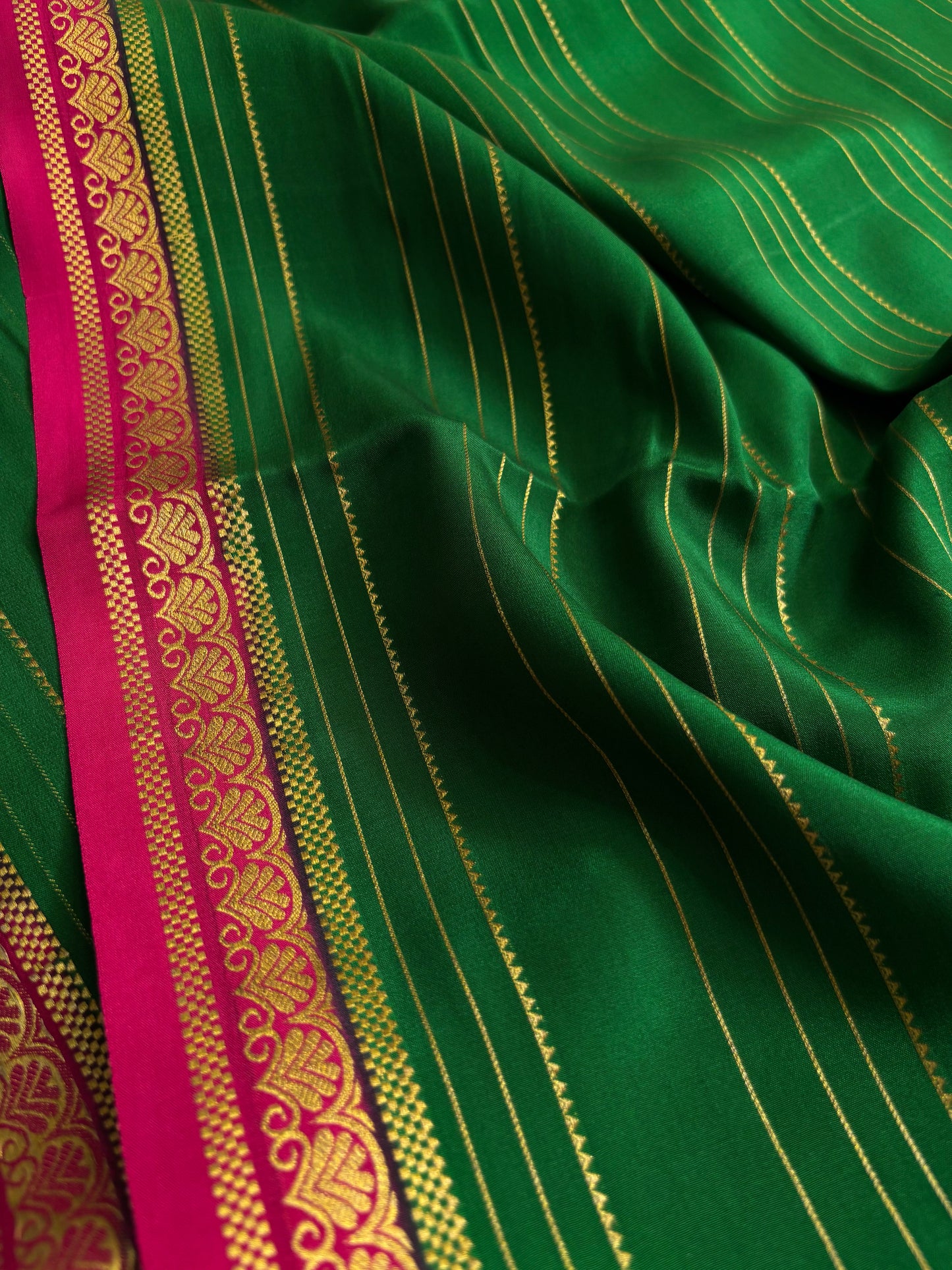 Sakshi (2D) : Bottle green-rani pink