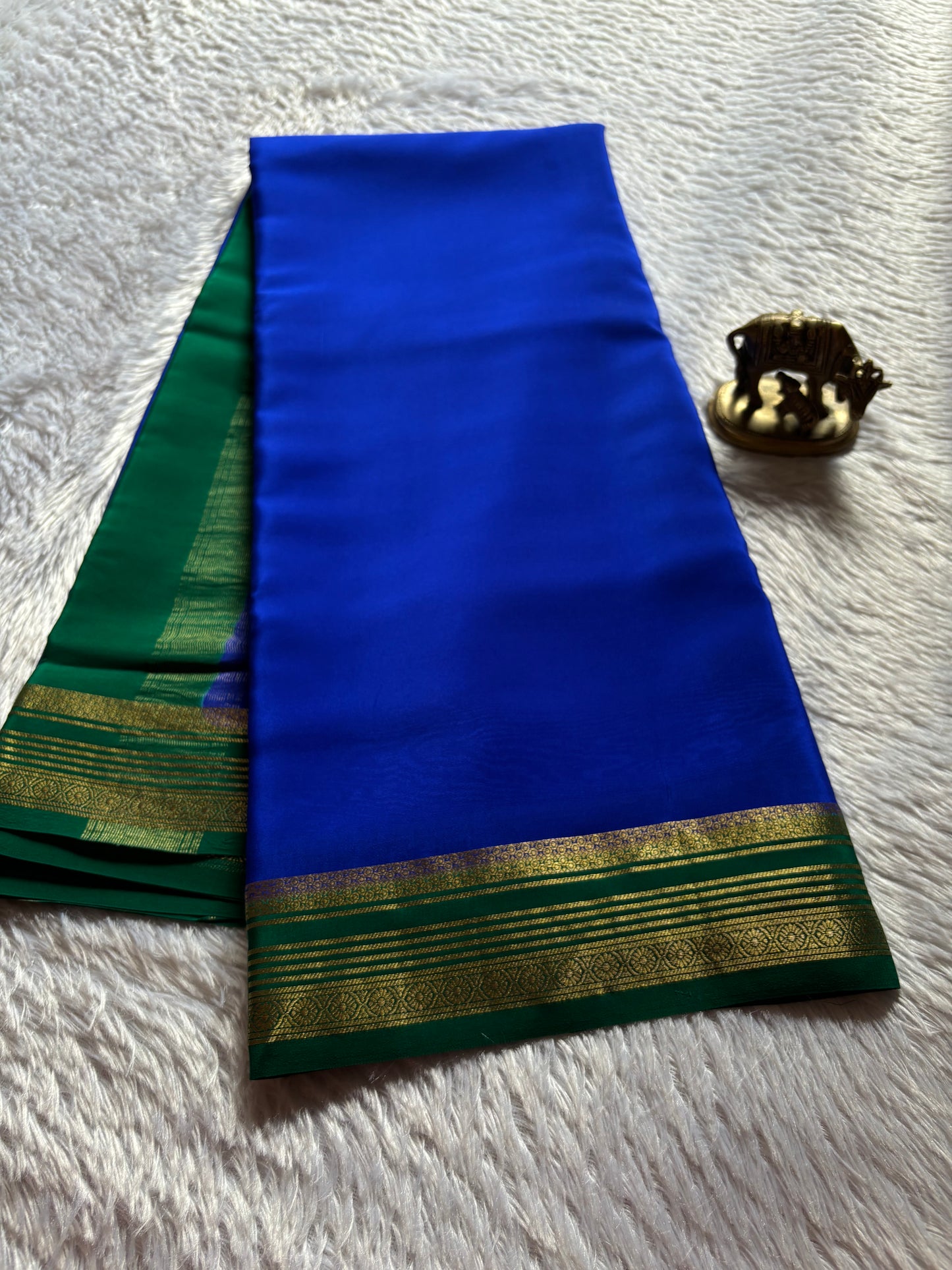 Bhoomi (2D) : Royal blue-bottle green