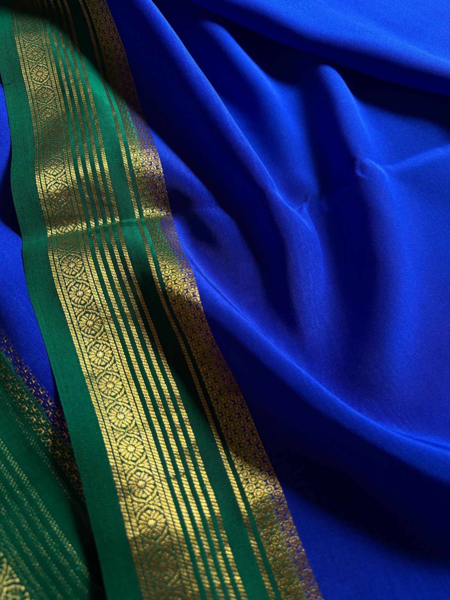 Bhoomi (2D) : Royal blue-bottle green