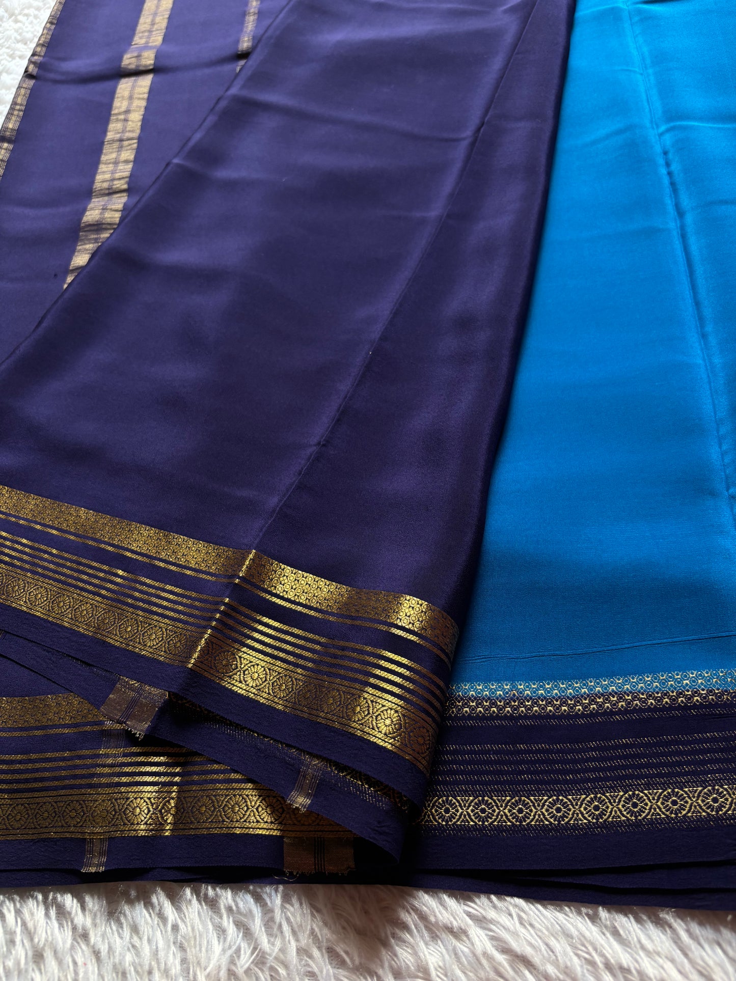 Bhoomi (2D) : Dark ananda blue-navy blue