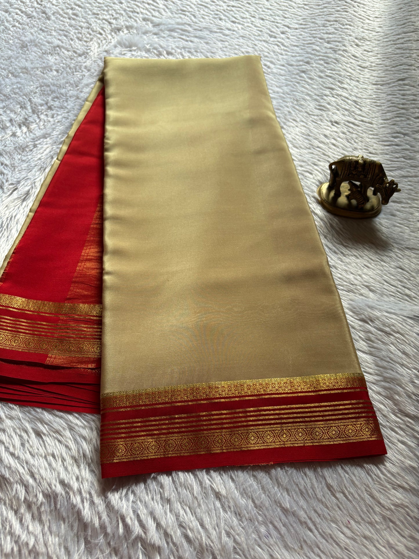 Bhoomi (2D) : Beige-red