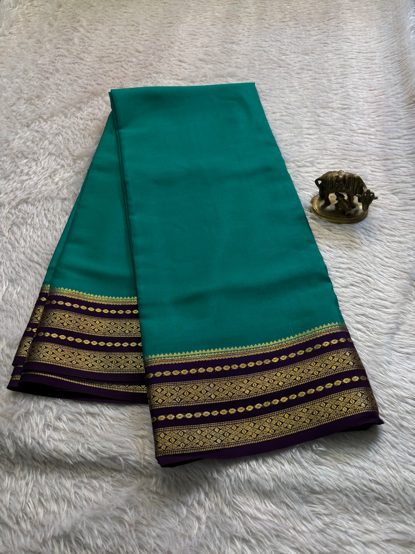 Sumana (2D) : Rama green-plum