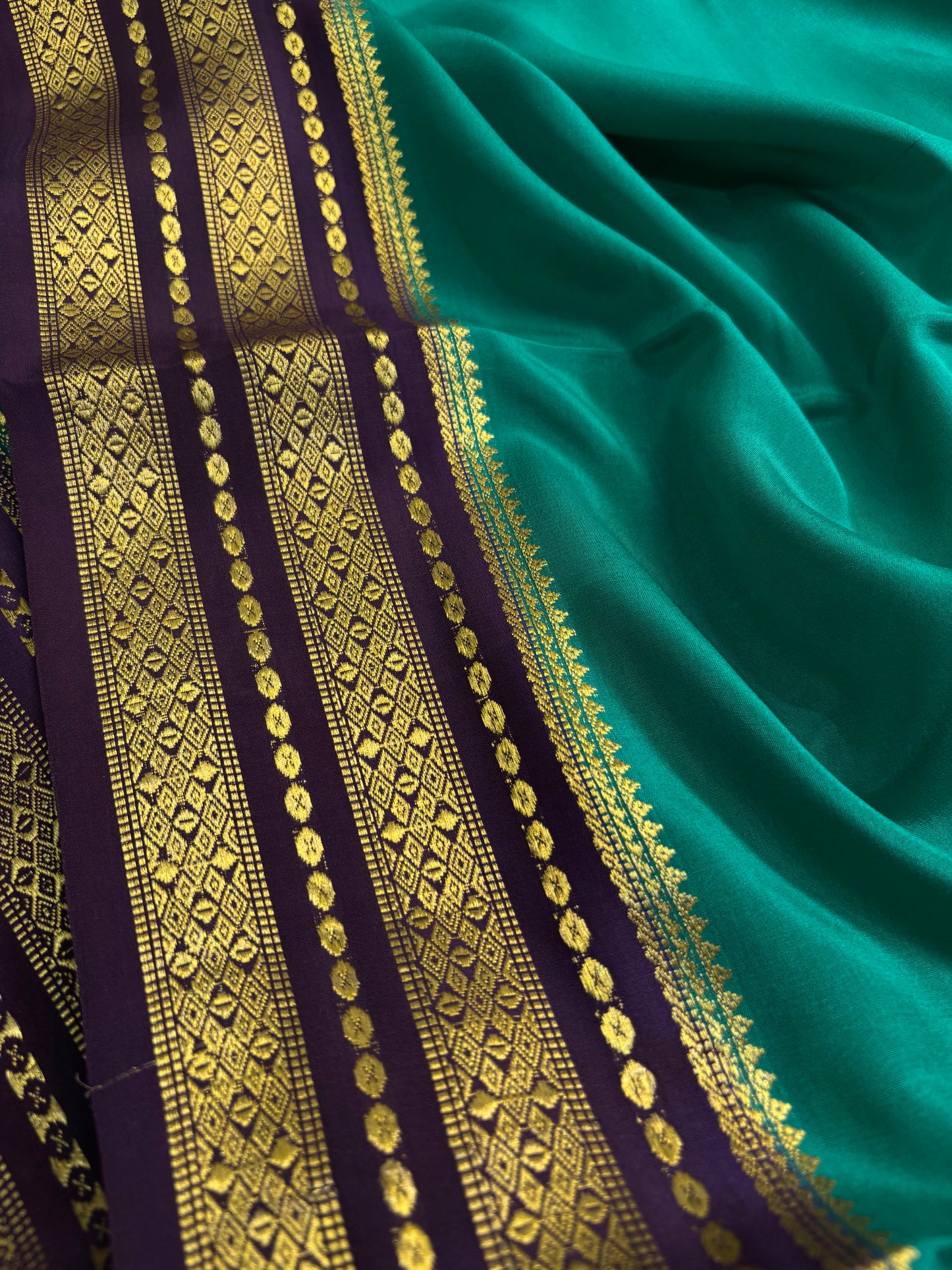 Sumana (2D) : Rama green-plum