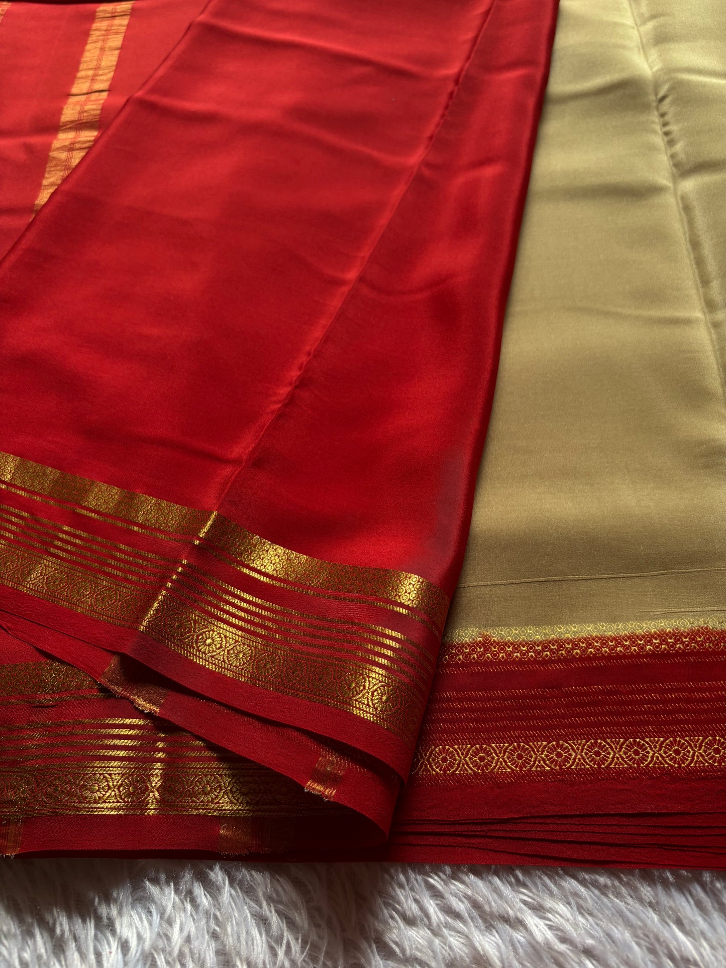 Bhoomi (2D) : Beige-red