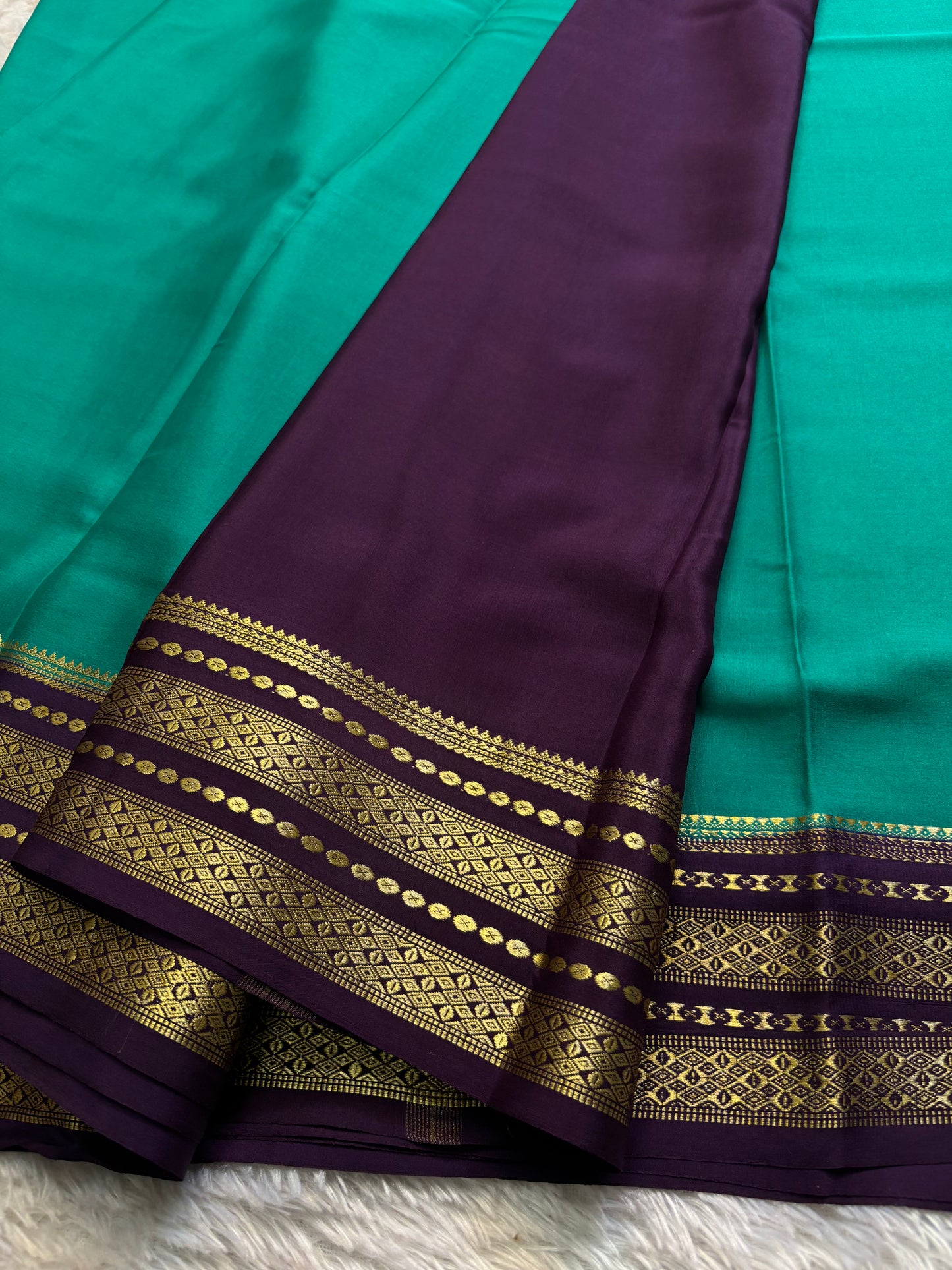 Sumana (2D) : Rama green-plum
