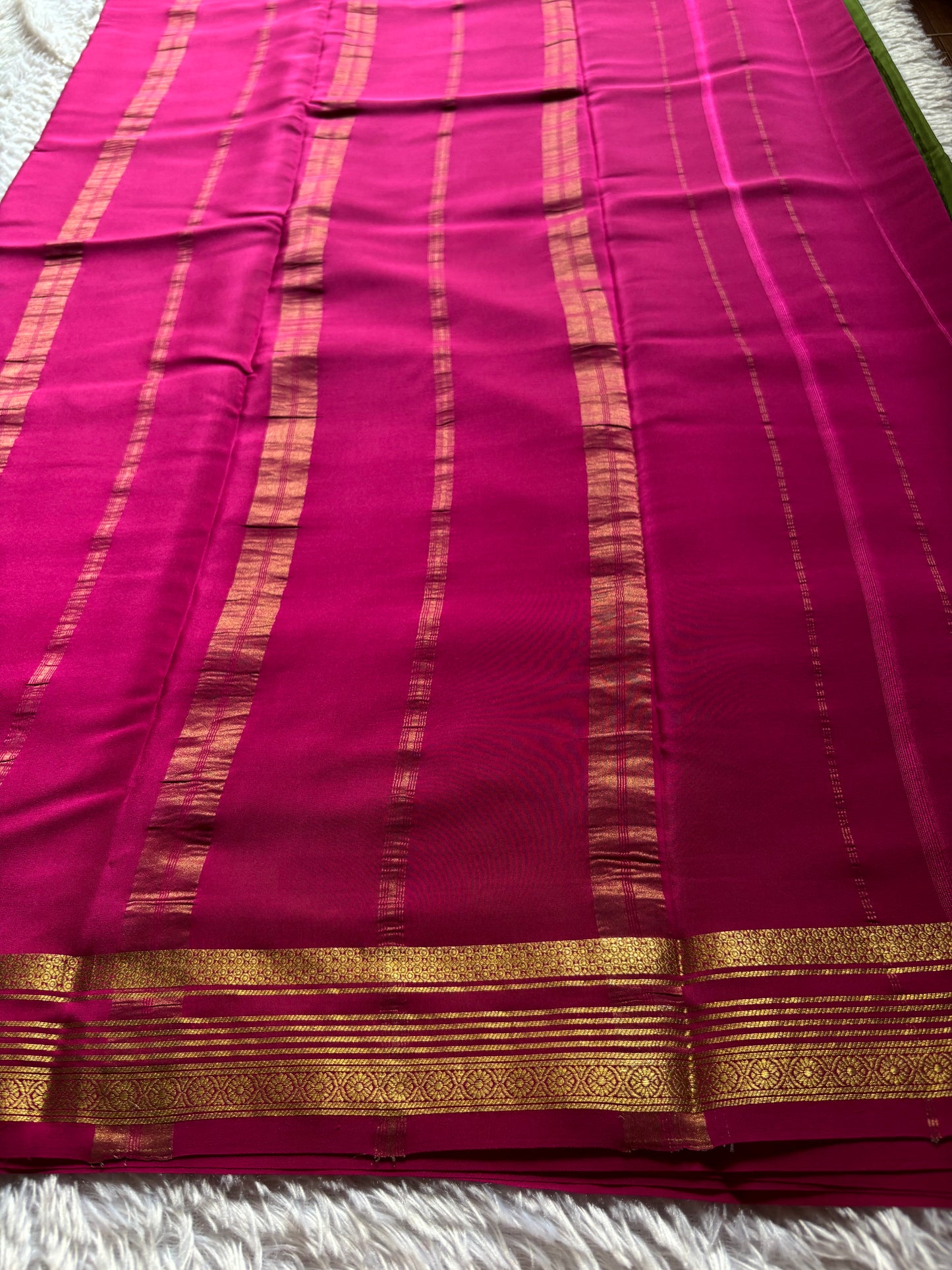 Bhoomi (2D) : Moss green-rani pink