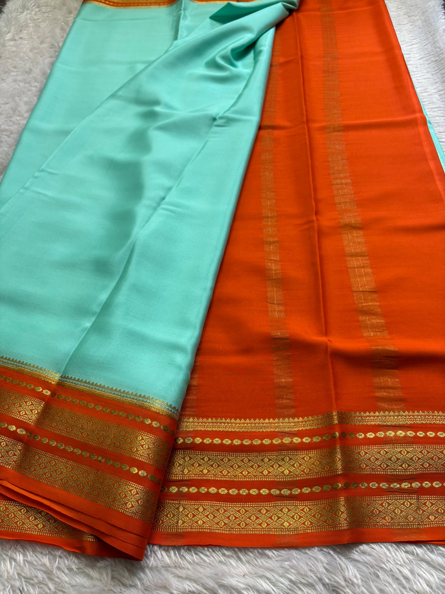 Sumana (2D) : Aqua blue-dark orange