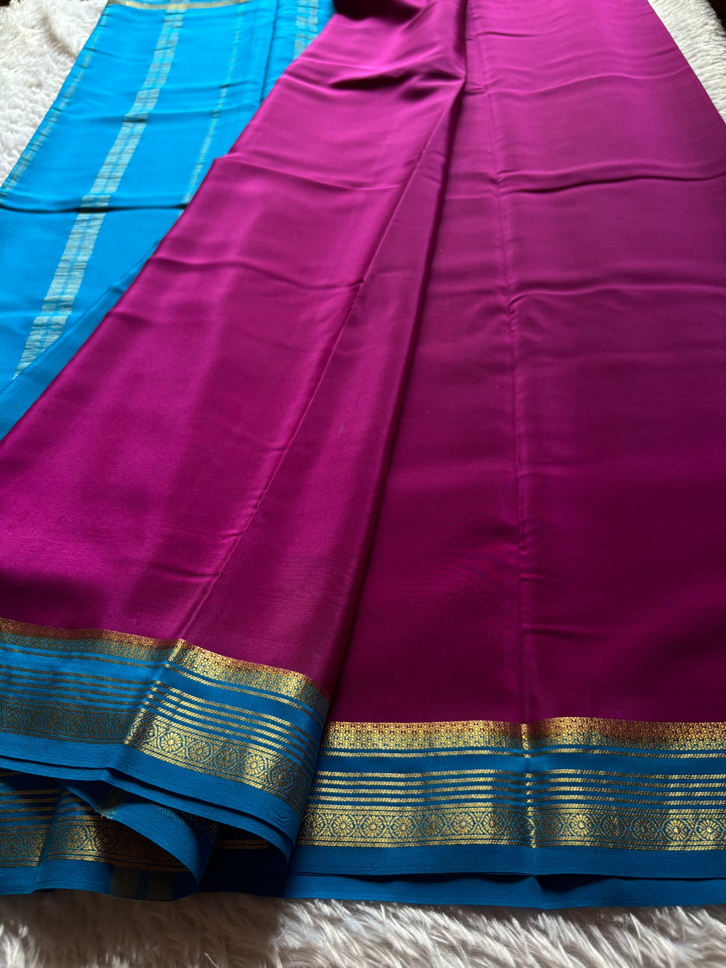 Bhoomi (2D) : Dark magenta-ananda blue