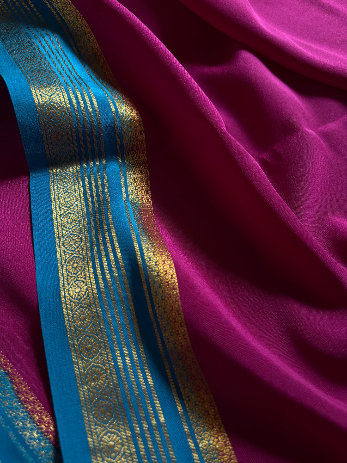 Bhoomi (2D) : Dark magenta-ananda blue