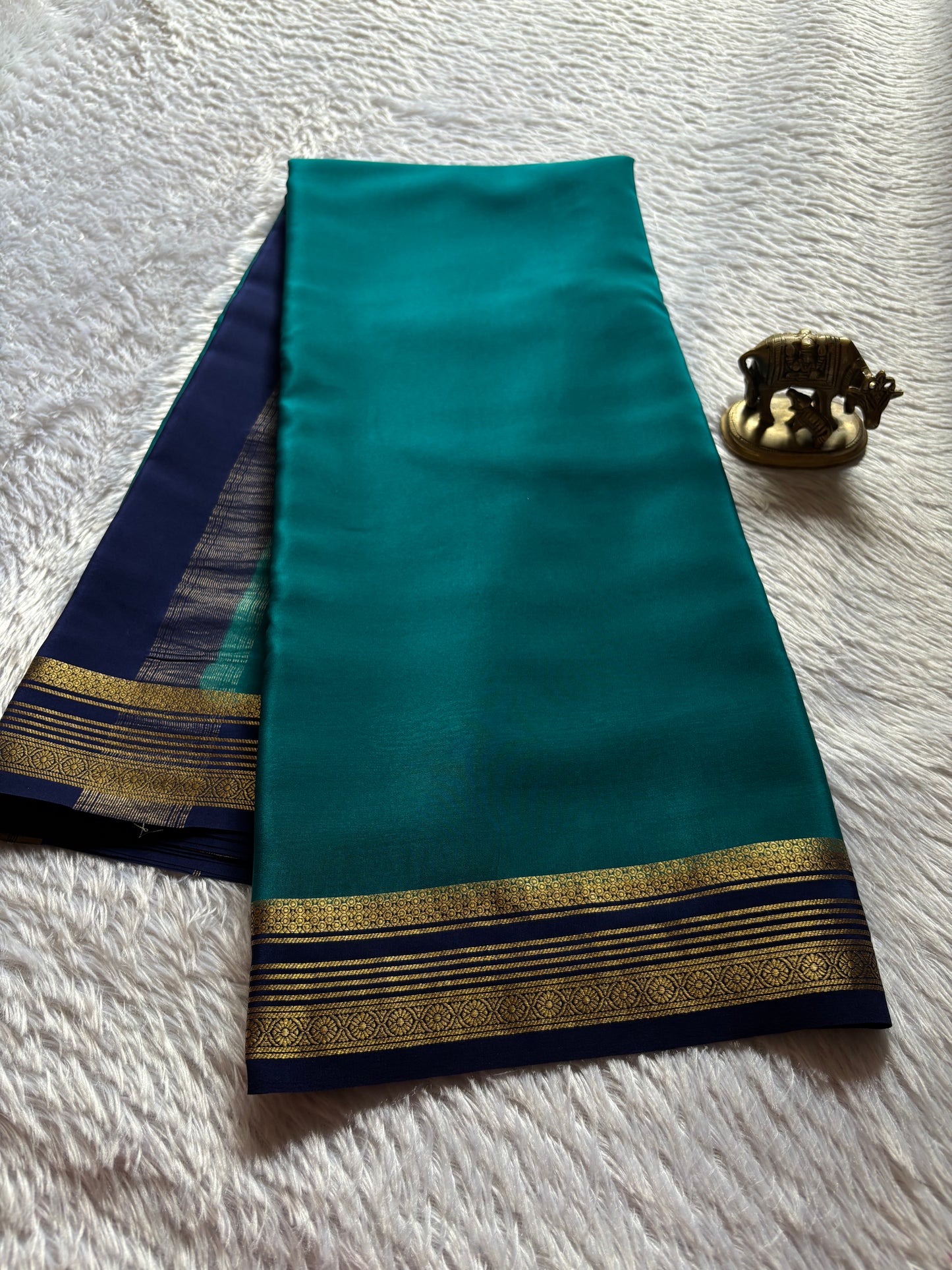 Bhoomi (2D) : Teal green-navy blue