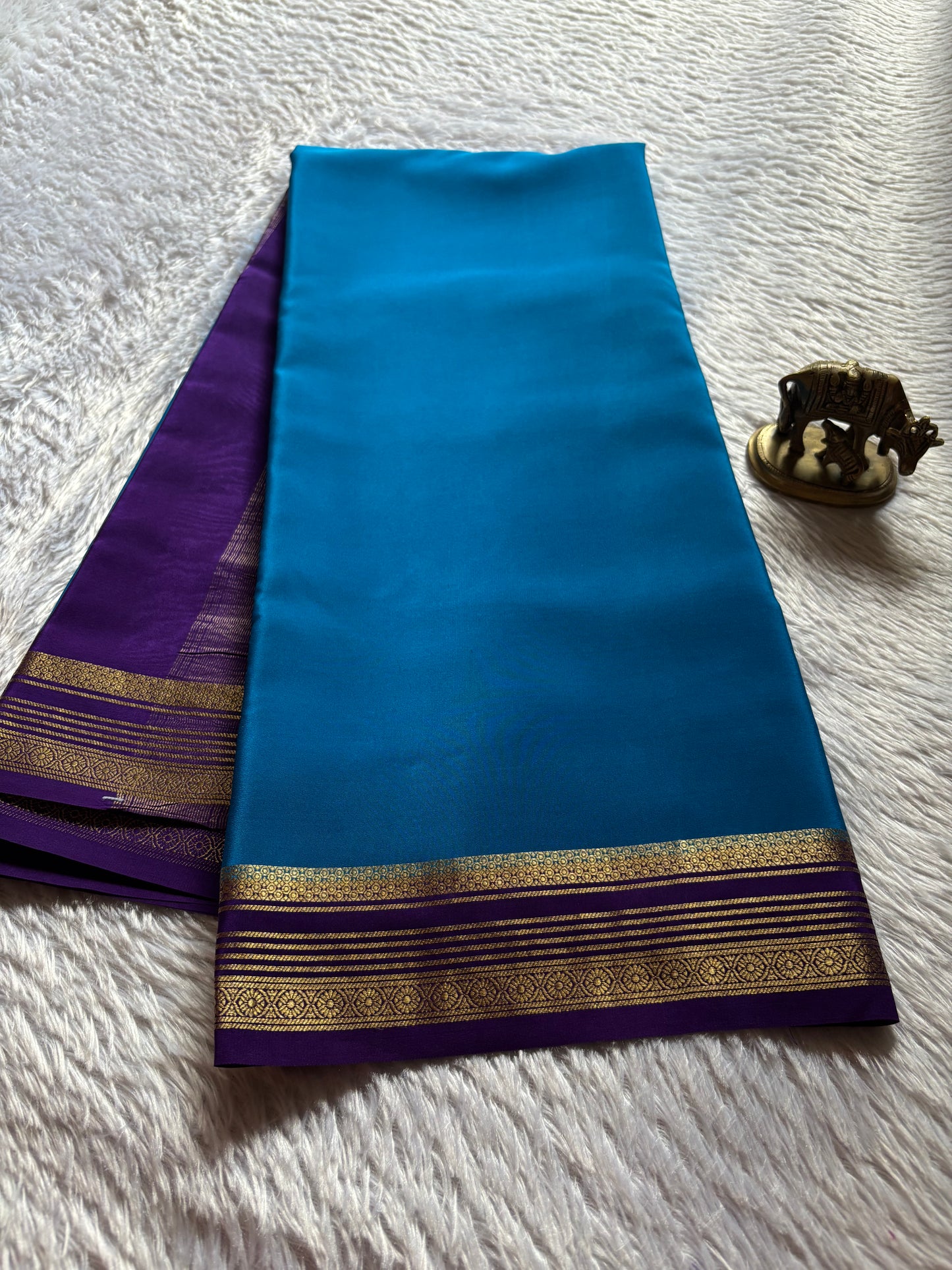 Bhoomi (2D) : Dark ananda blue-violet