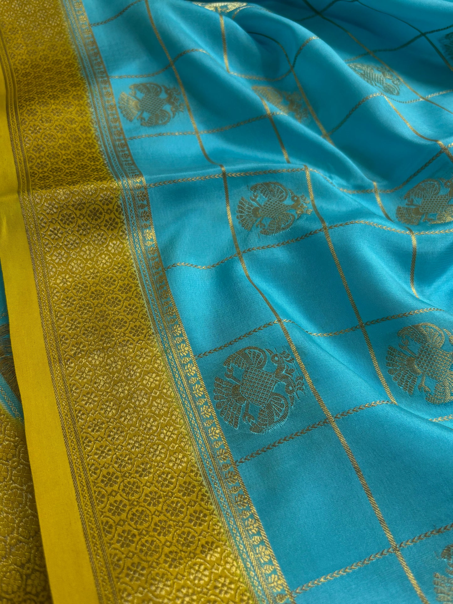 Ambuja (2D) : Sea blue-yellow