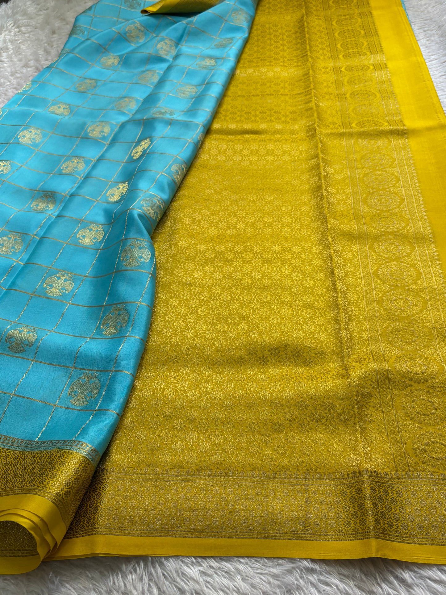 Ambuja (2D) : Sea blue-yellow