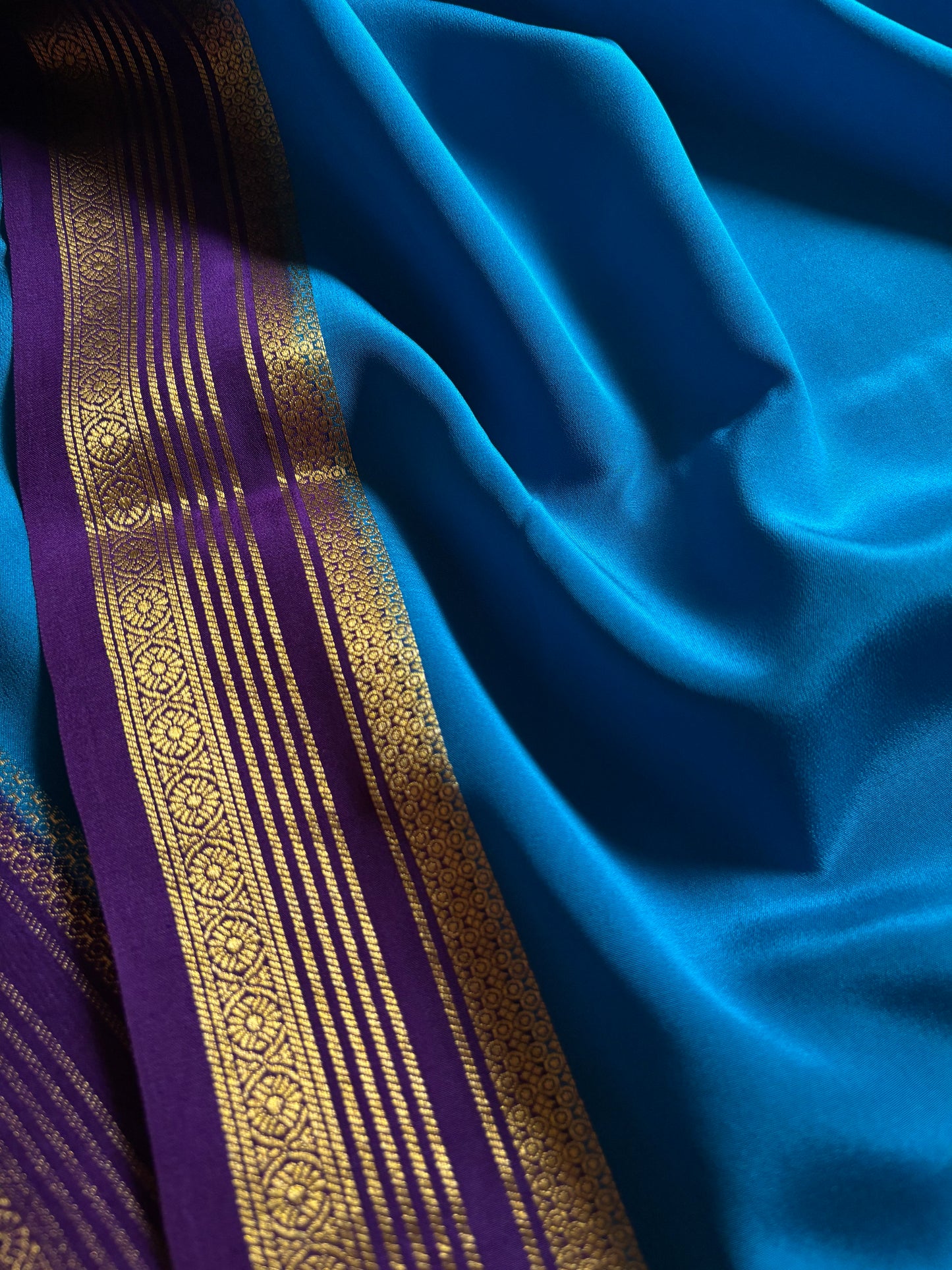 Bhoomi (2D) : Dark ananda blue-violet