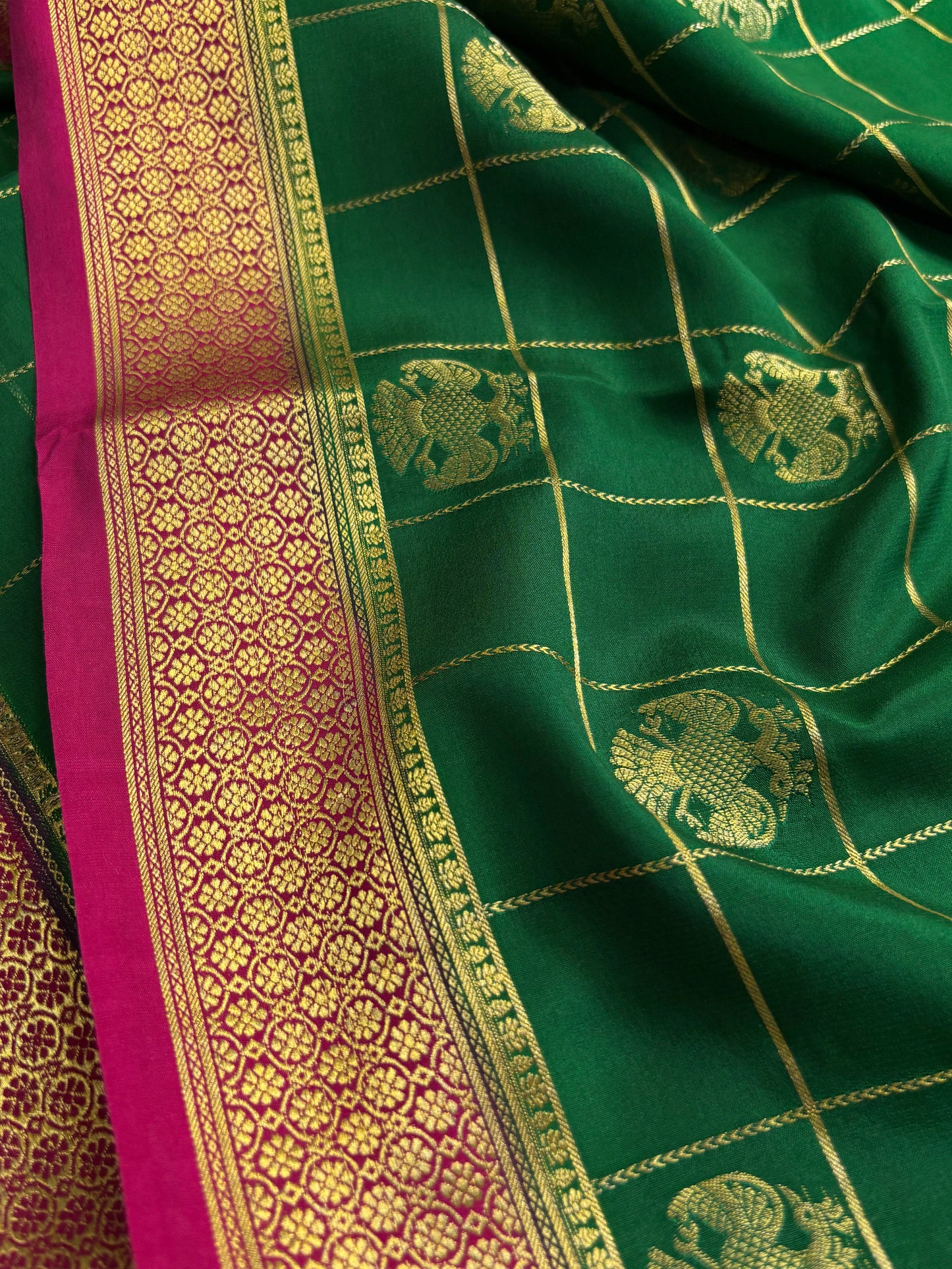 Ambuja (2D) : Bottle green-rani pink