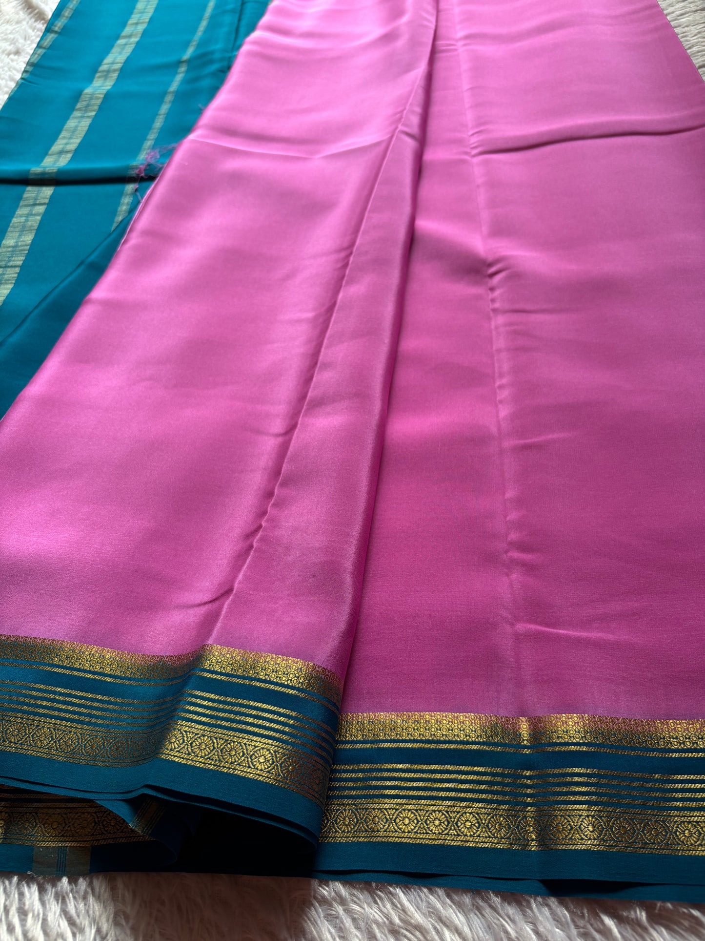 Bhoomi (2D) : Rose pink-teal blue