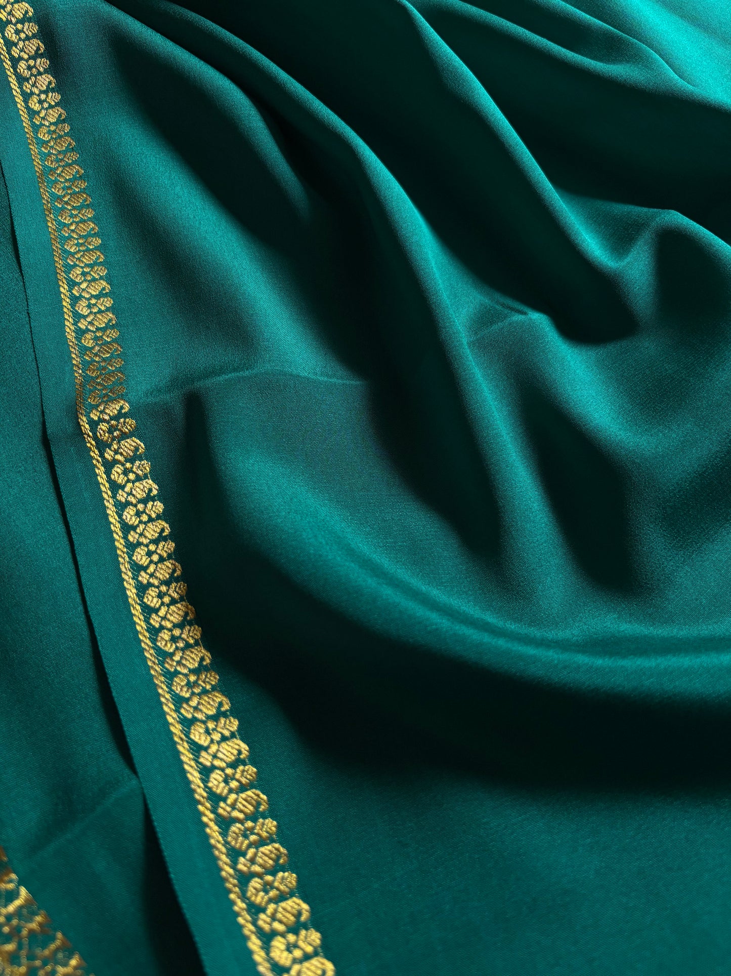Nitya : Solid Teal green
