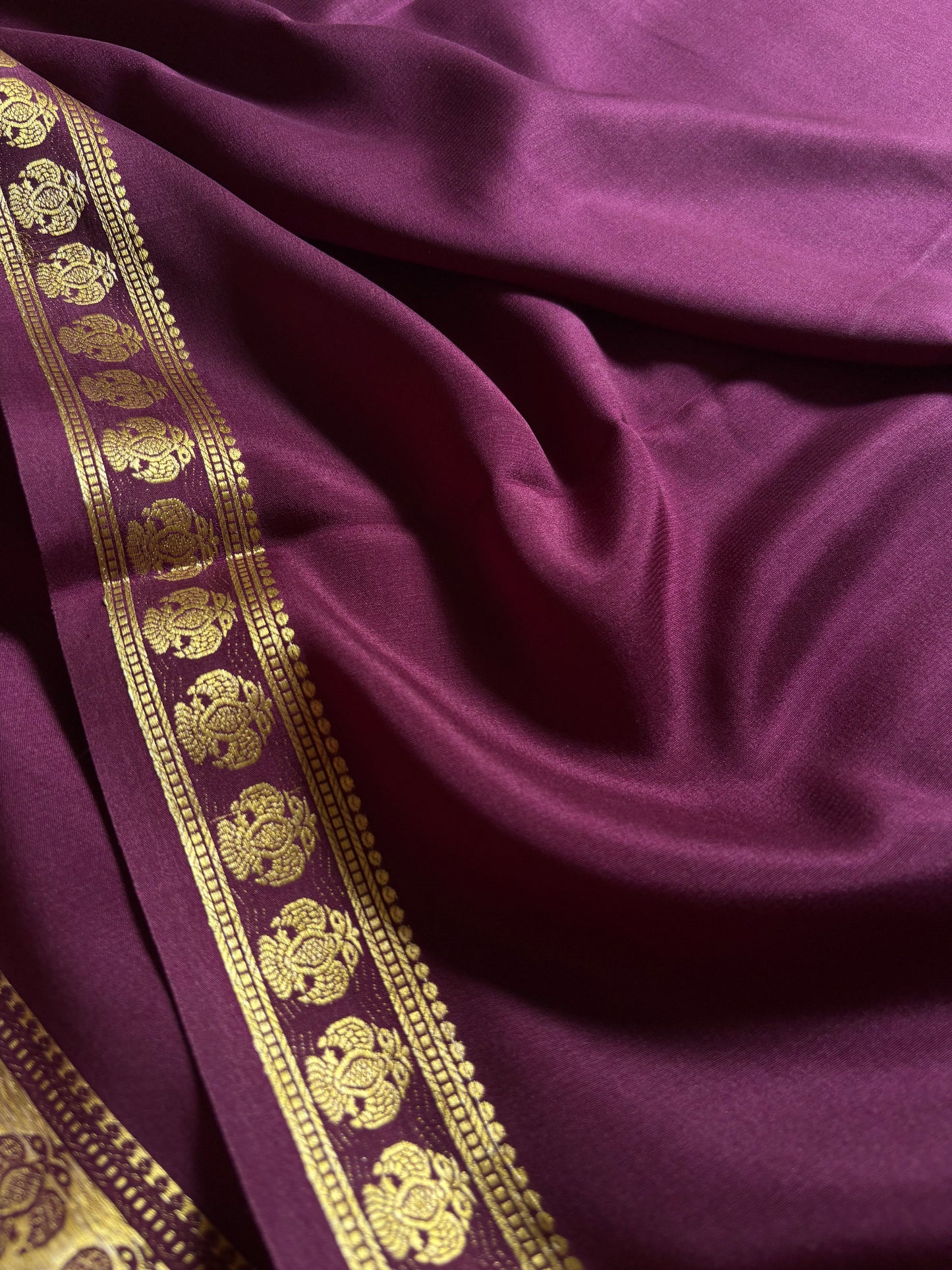 Brunda : Solid Plum