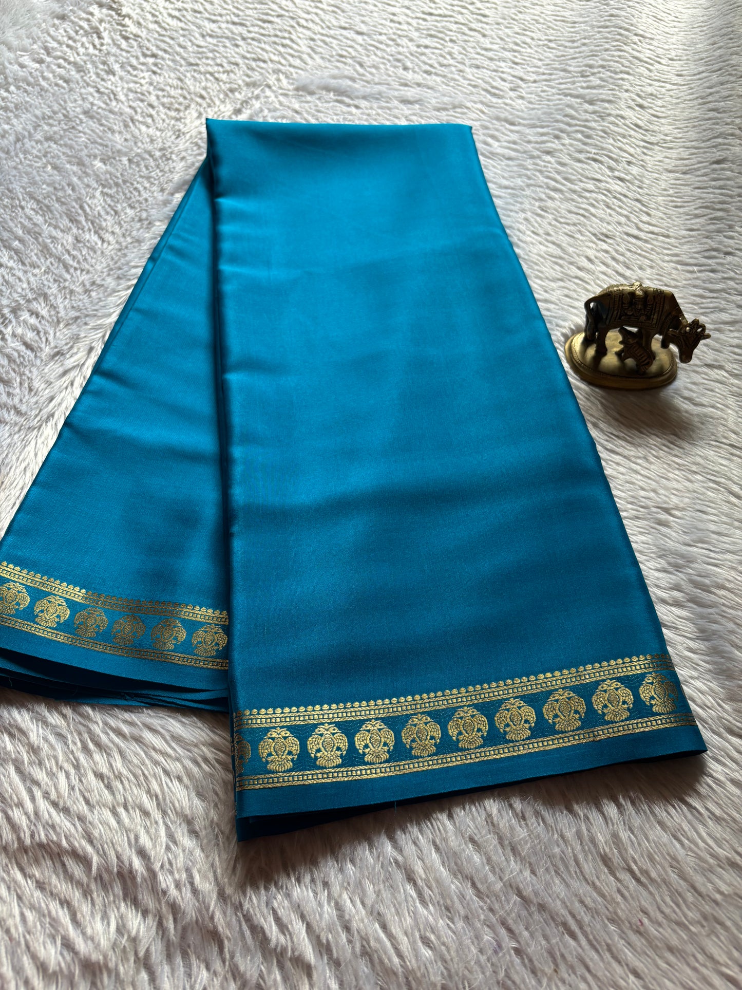Brunda : Solid Ananda blue