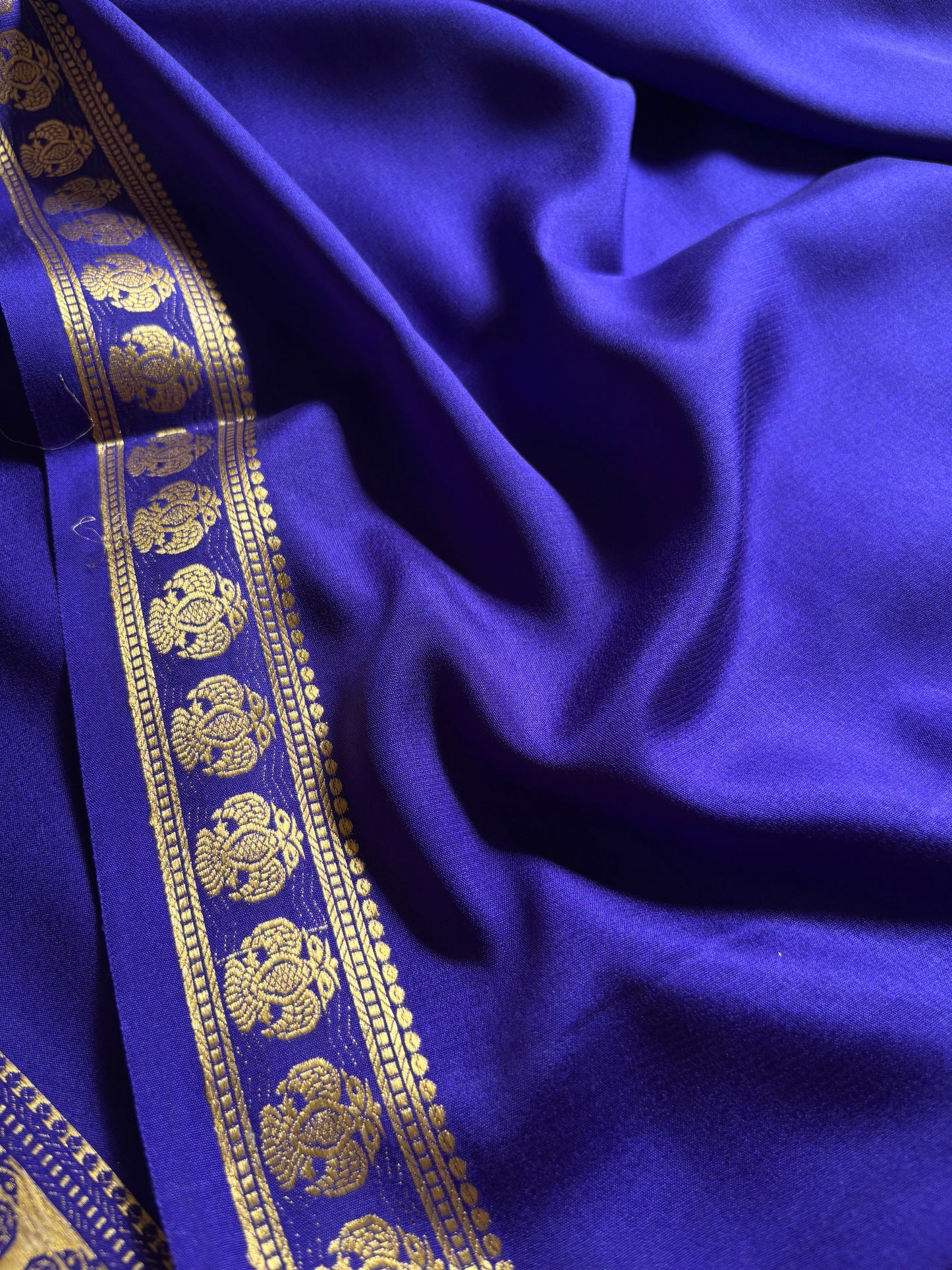 Brunda : Solid Royal blue