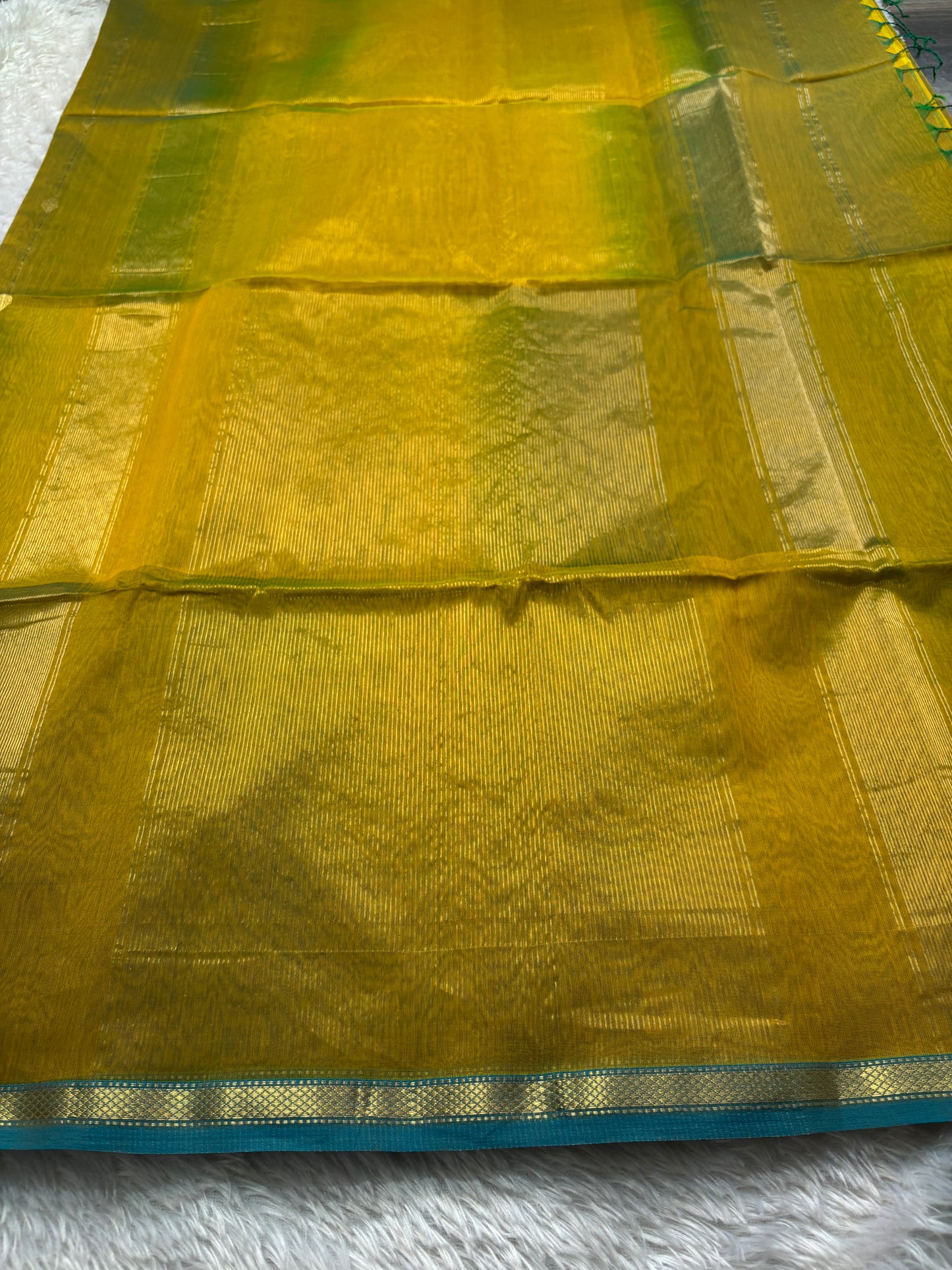 MCS102 (2D) : Olive-ananda blue