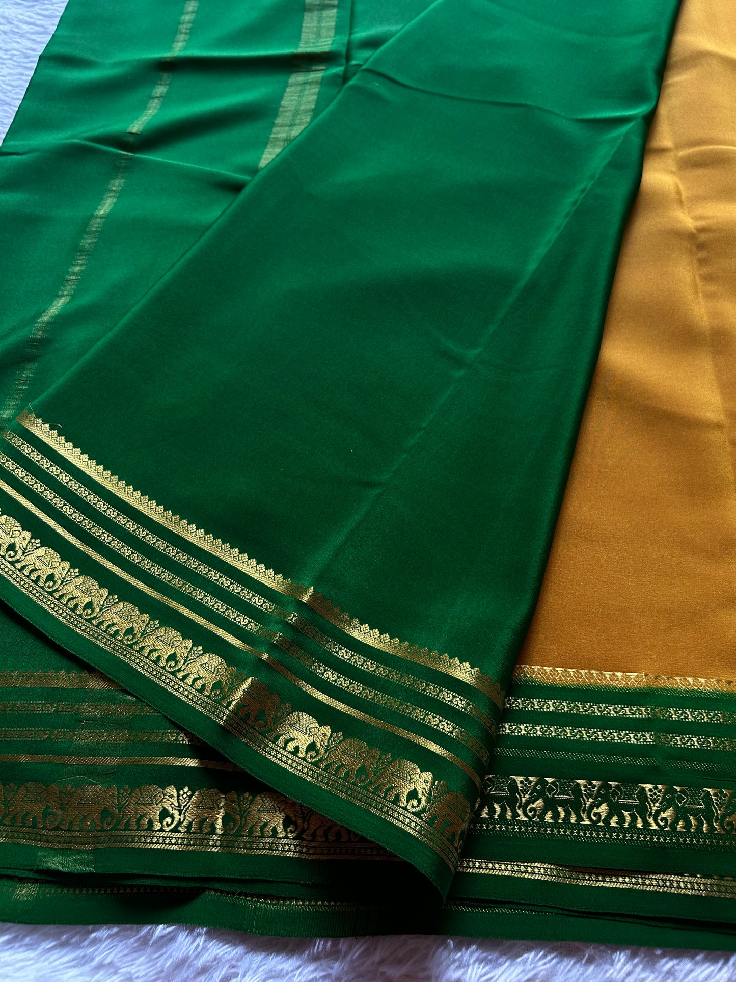 Eshwari (2D) : Golden yellow-green