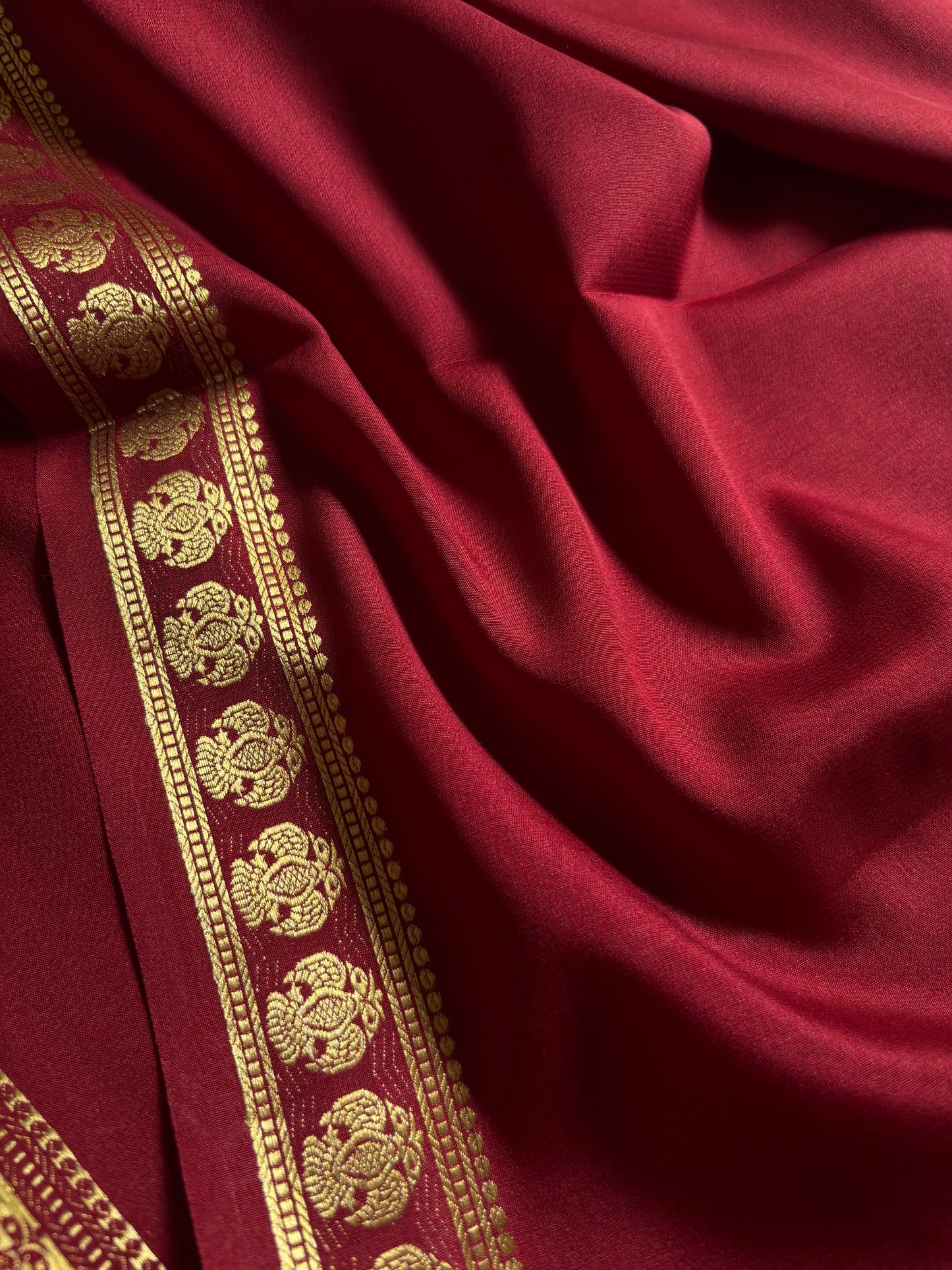 Brunda : Solid Maroon