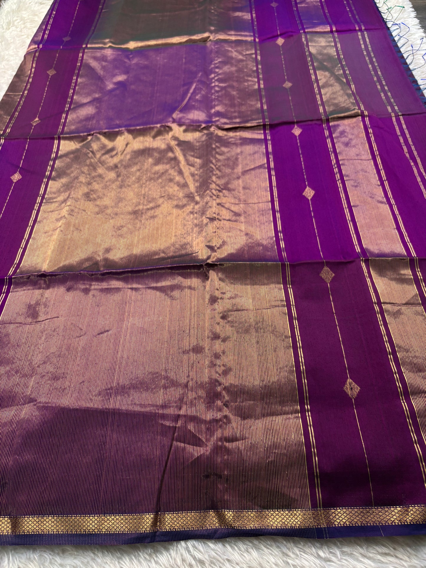 MCS102 (2D) : Purple-dark blue