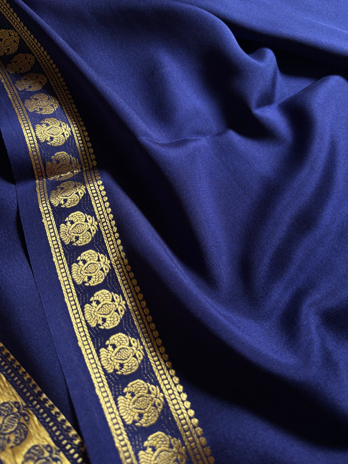 Brunda : Solid Navy blue
