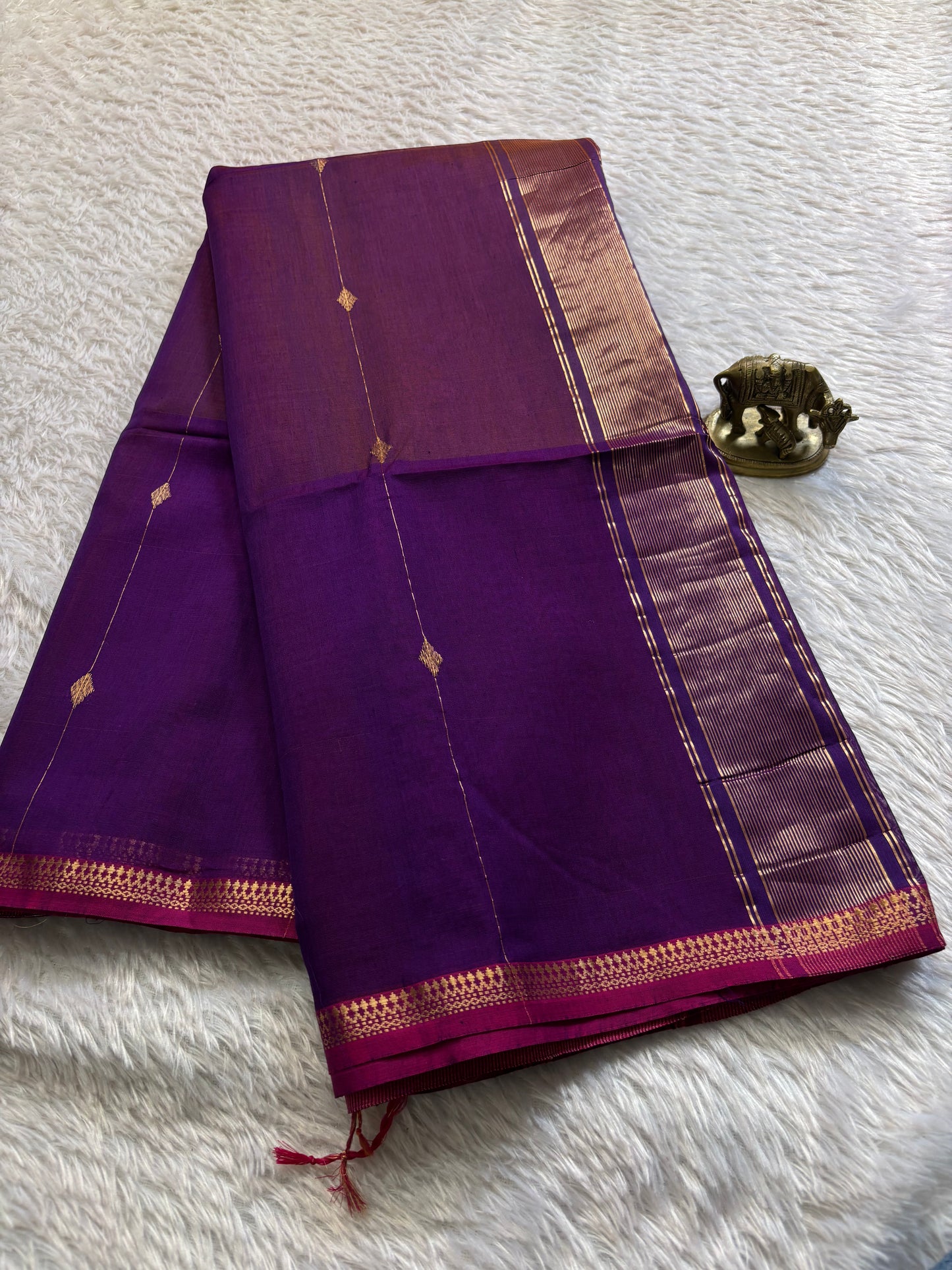 MCS102 (2D) : Purple-magenta