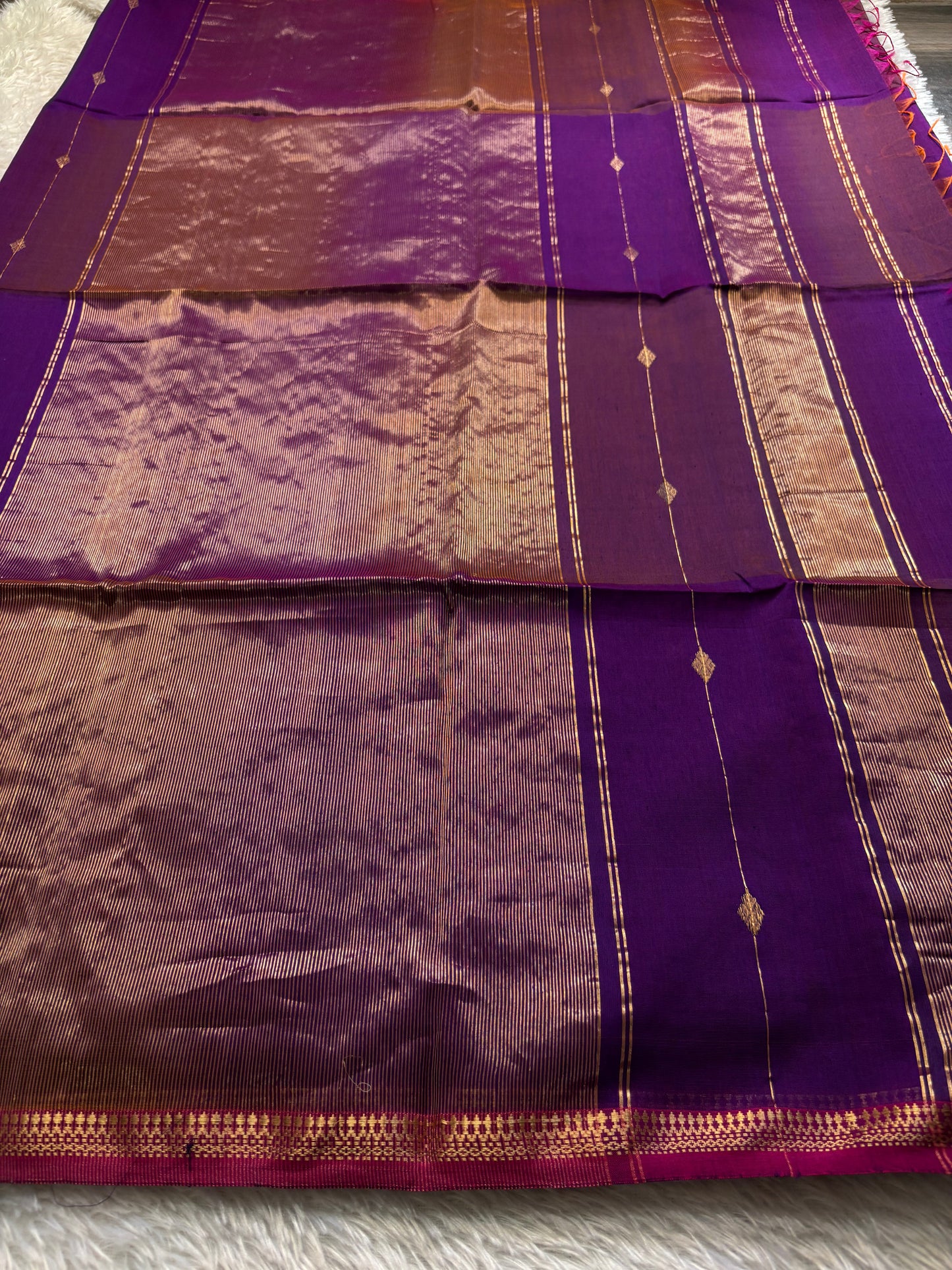 MCS102 (2D) : Purple-magenta