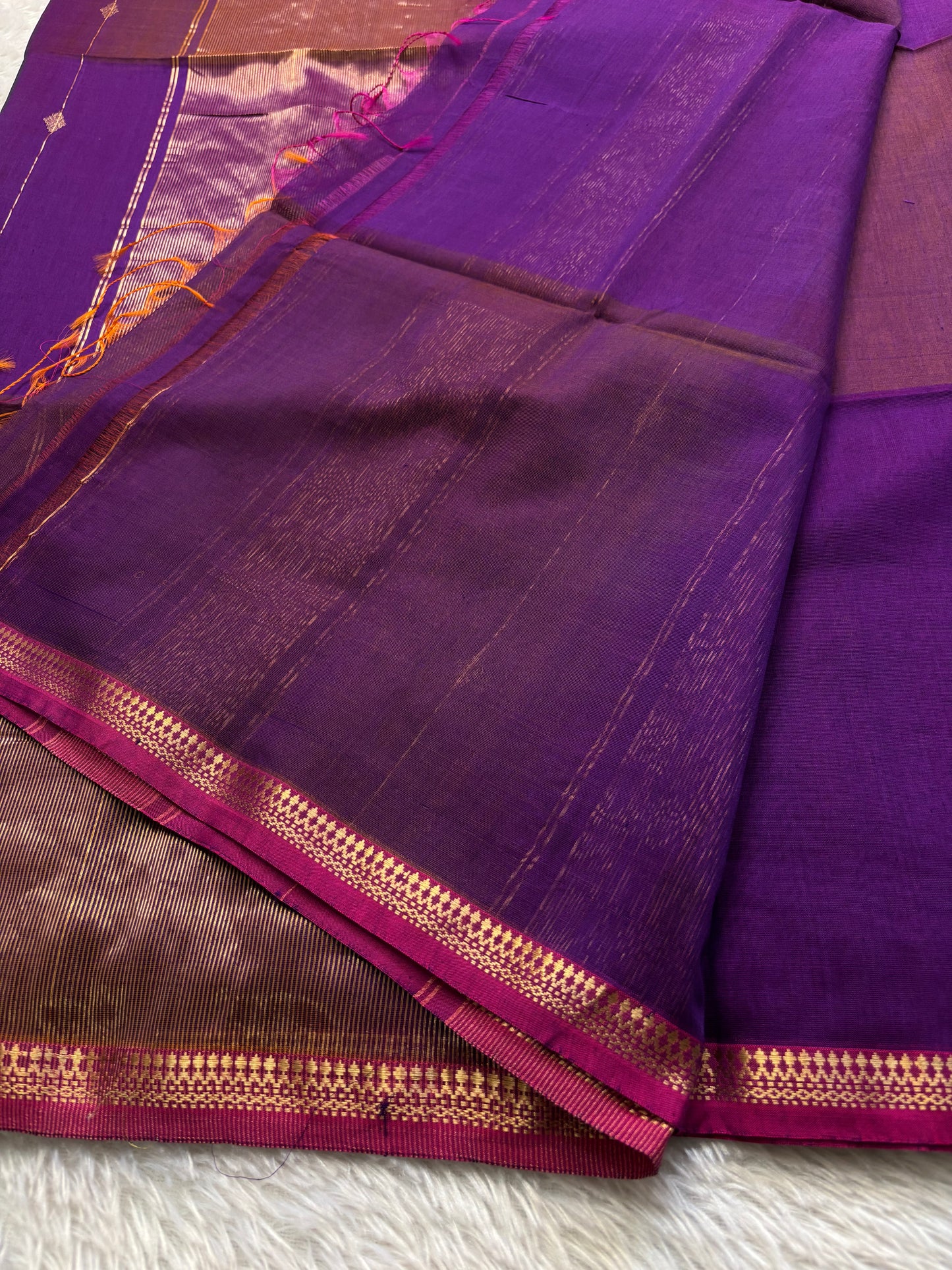 MCS102 (2D) : Purple-magenta