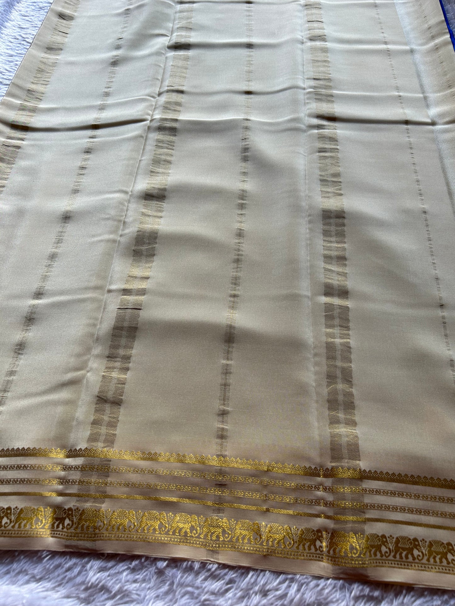 Eshwari (2D) : Royal blue-off white