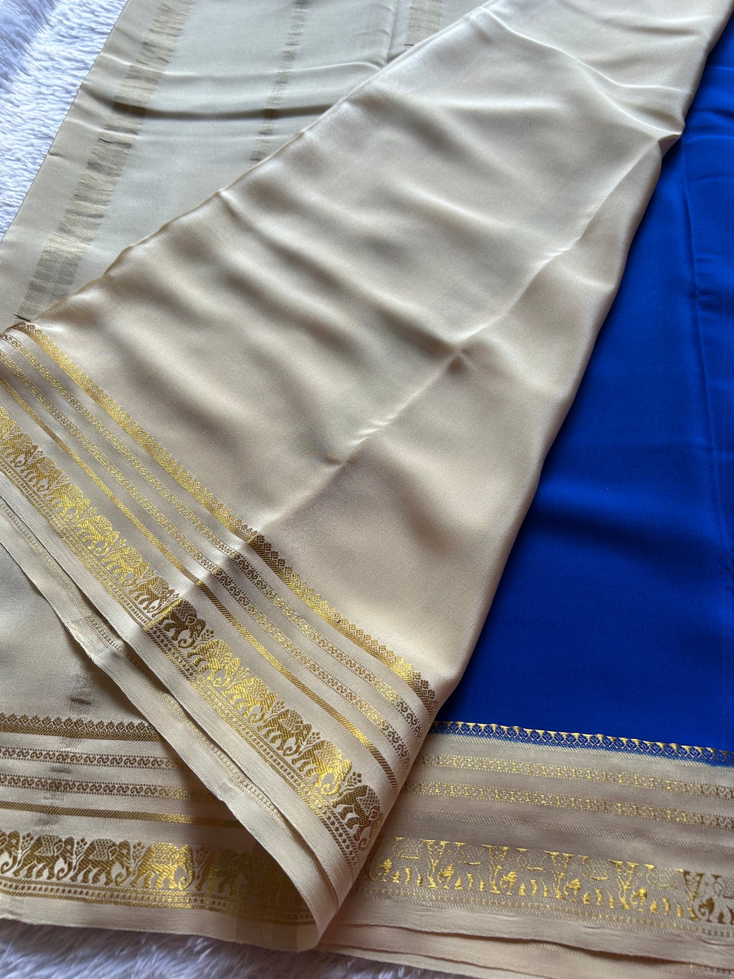 Eshwari (2D) : Royal blue-off white