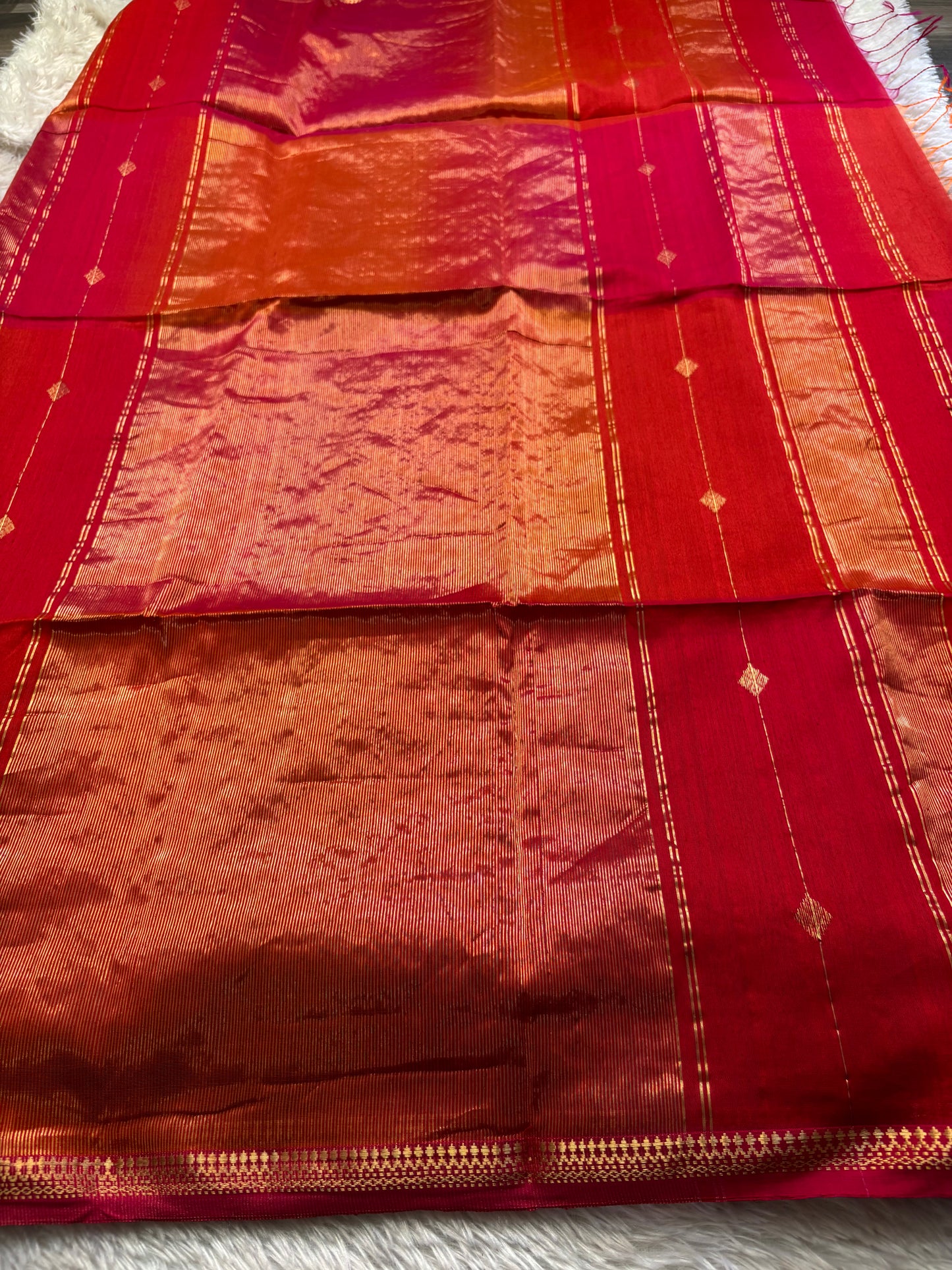 MCS102 : Solid Red