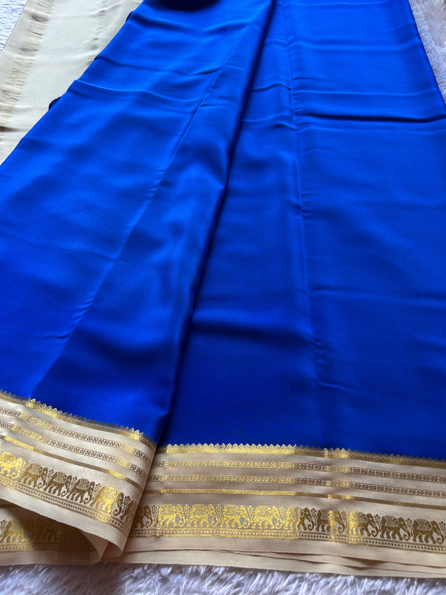 Eshwari (2D) : Royal blue-off white
