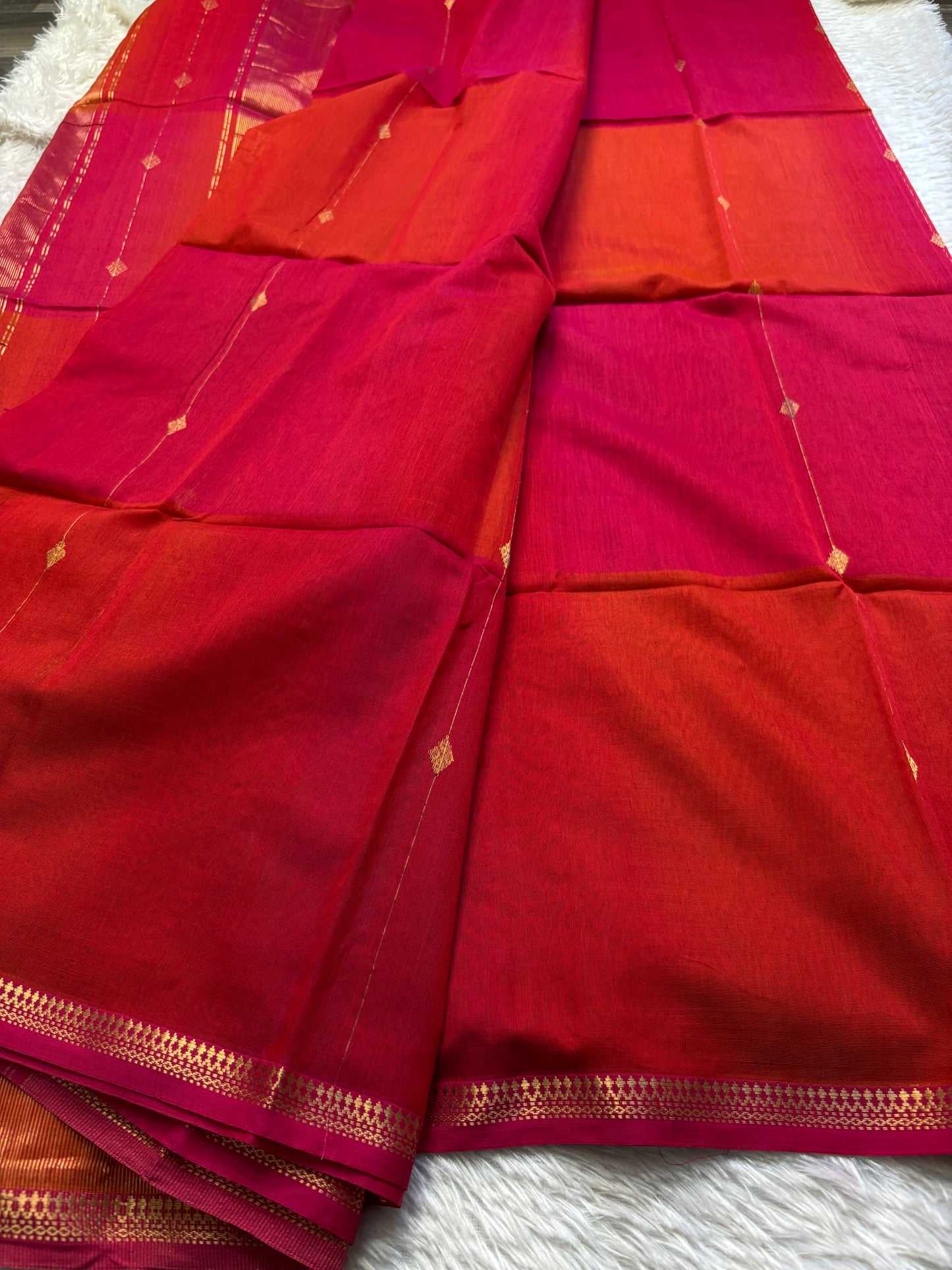MCS102 : Solid Red