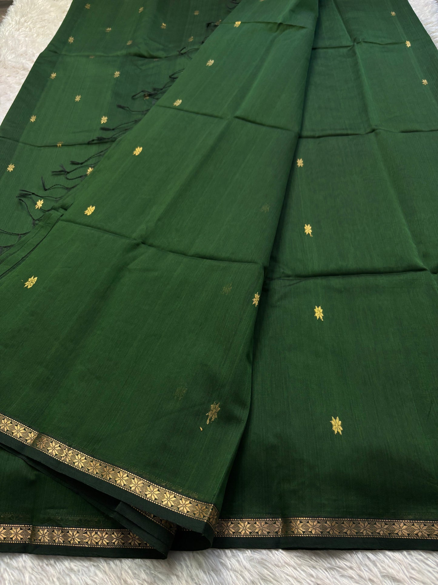 MCS103 : Solid Dark green