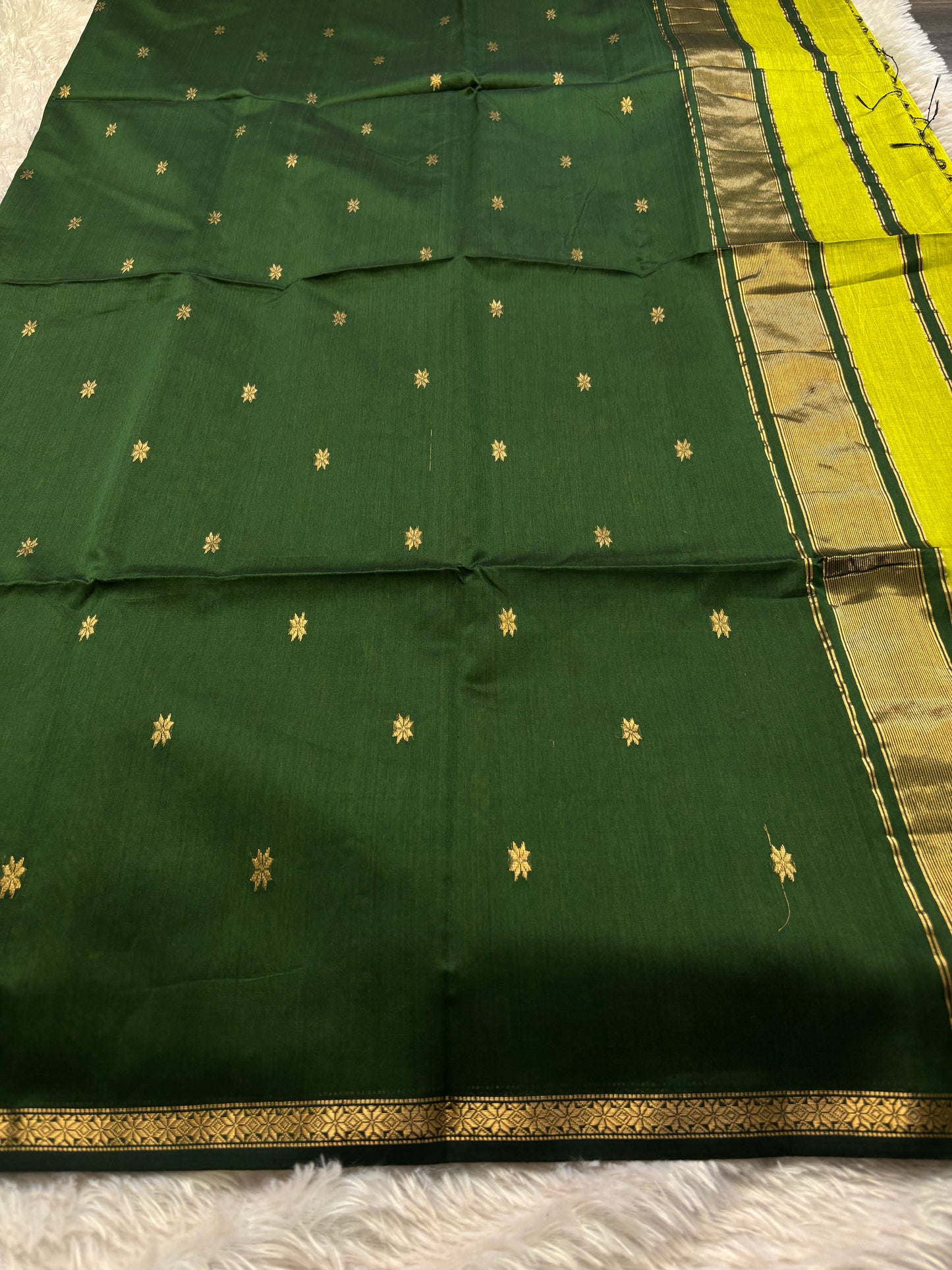 MCS103 (2D) : Mehendi green-bottle green