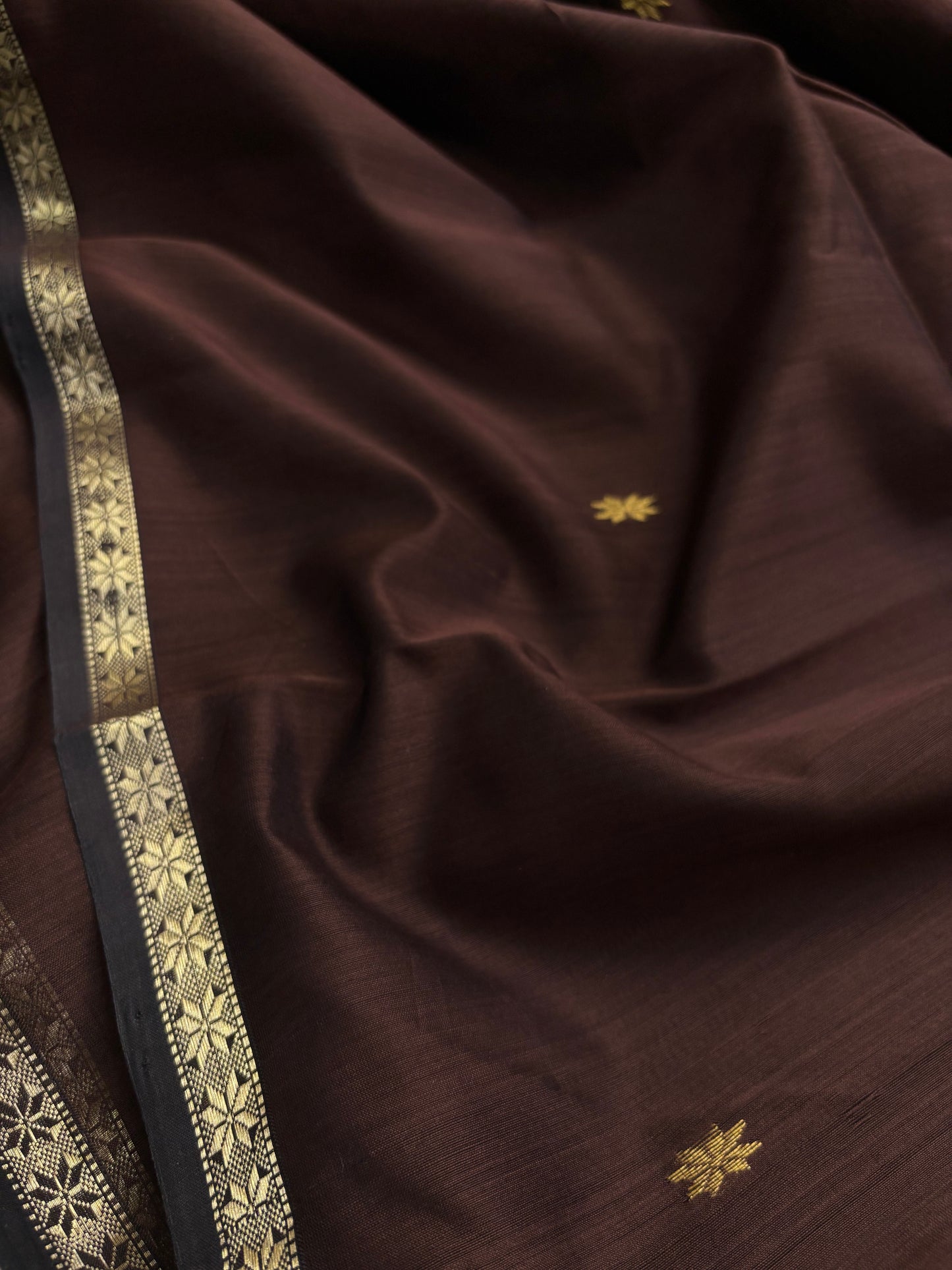 MCS103 : Solid Brown