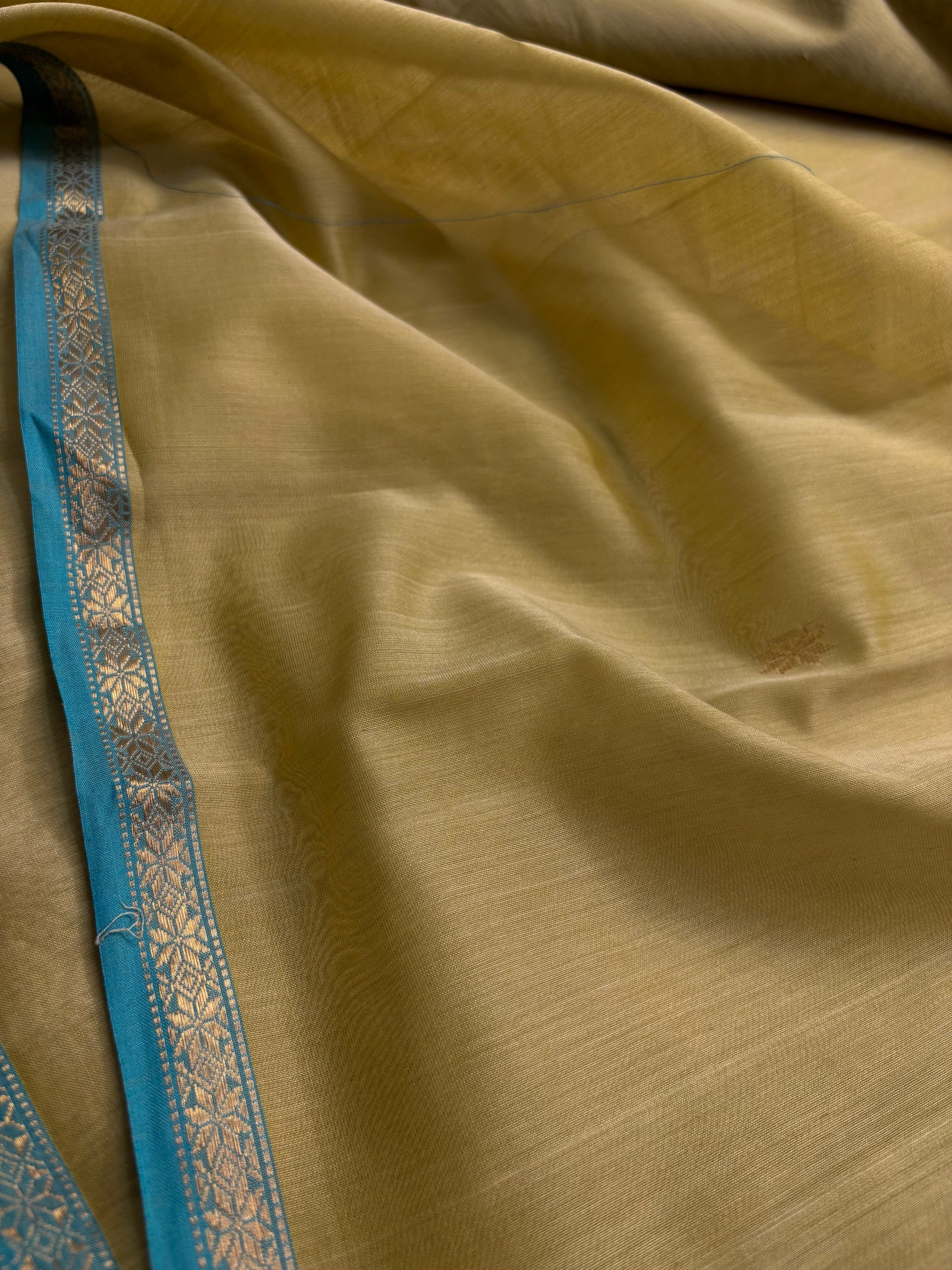 MCS103 (2D) : Light beige-ananda blue