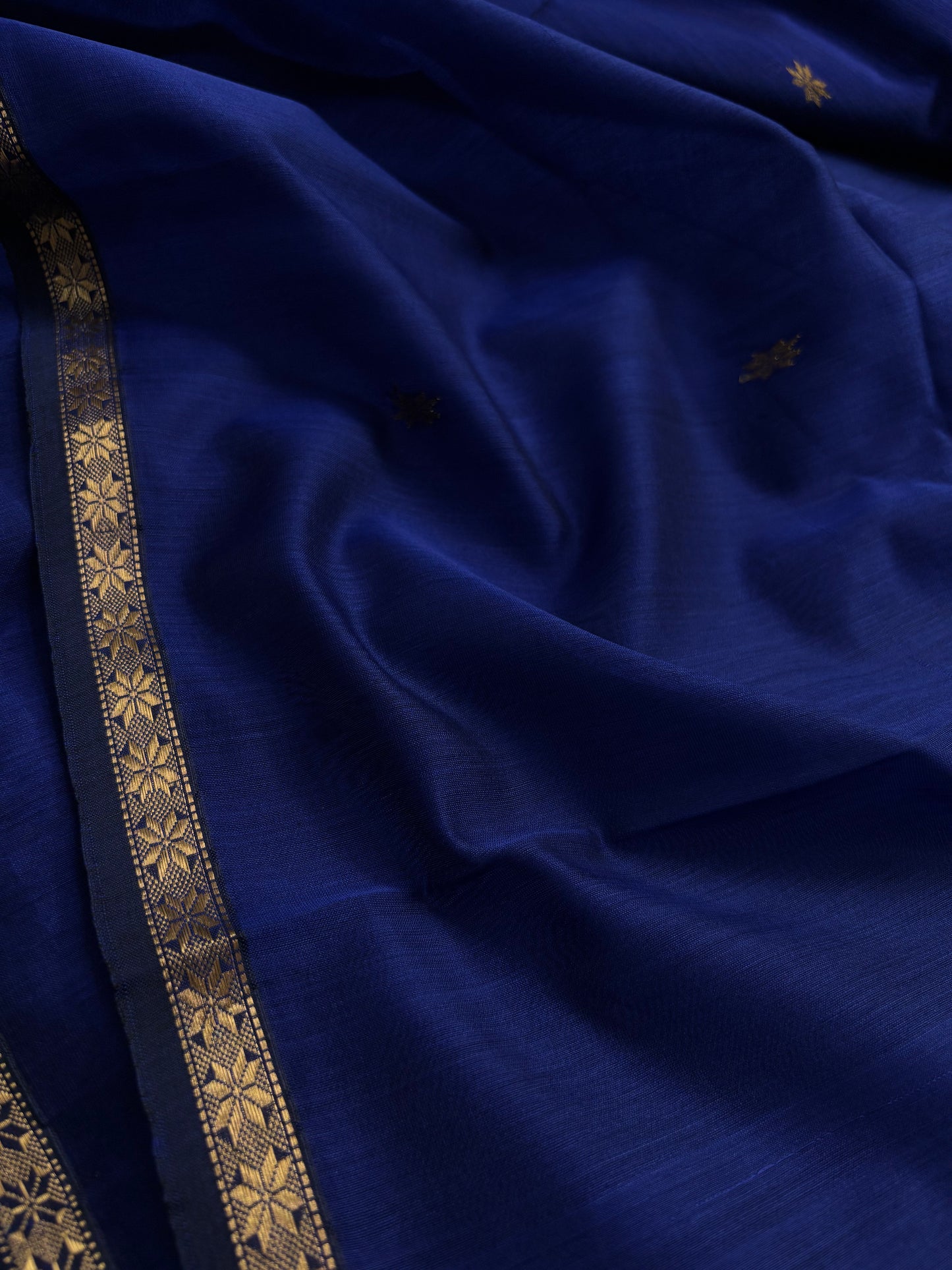 MCS103 : Solid Dark blue