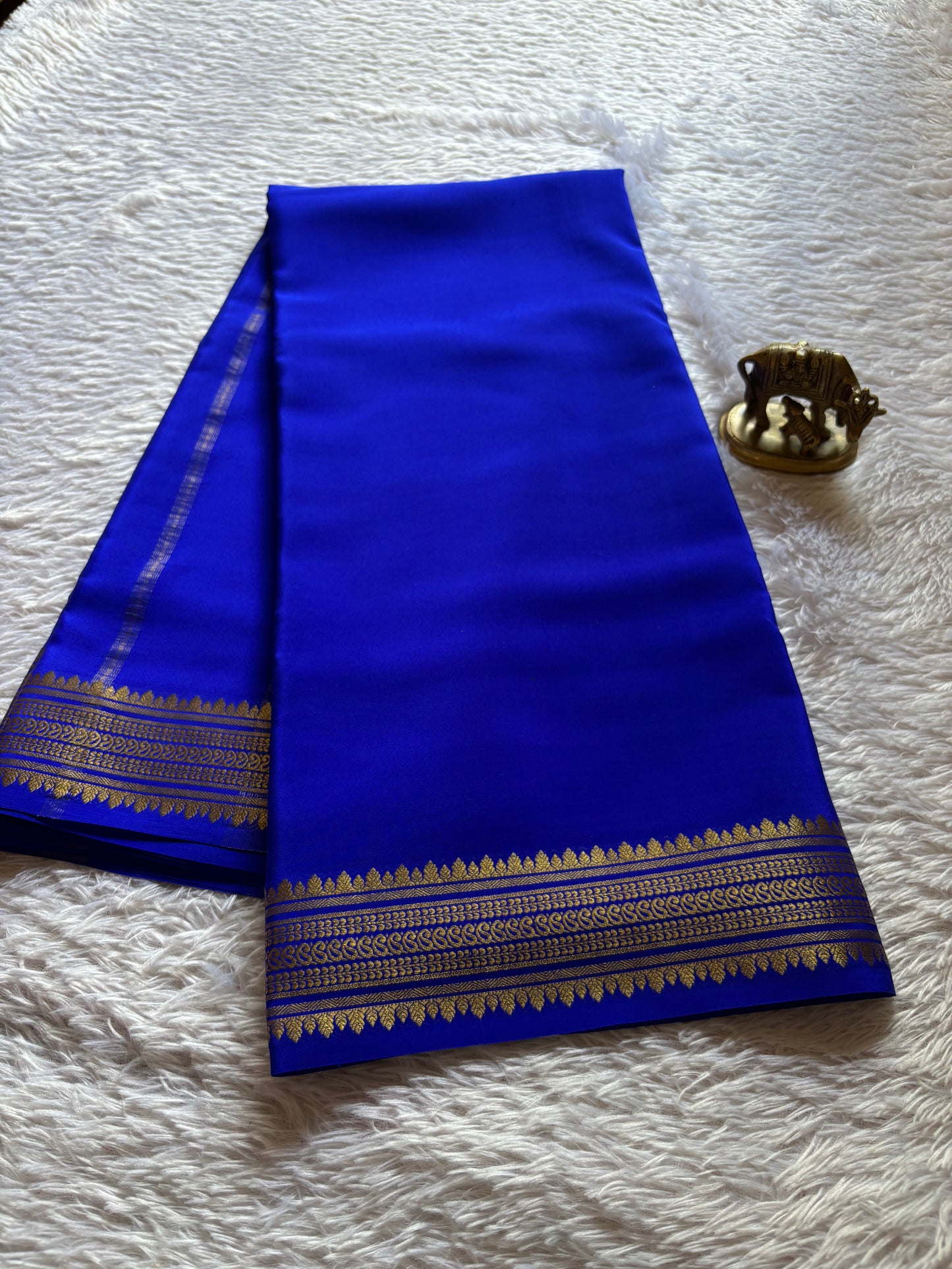 Komala : Solid Royal blue